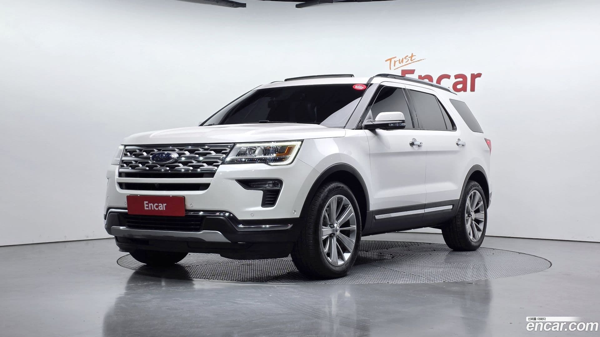 Main__Slider__Photo:Explorer Ford 2018.4-0