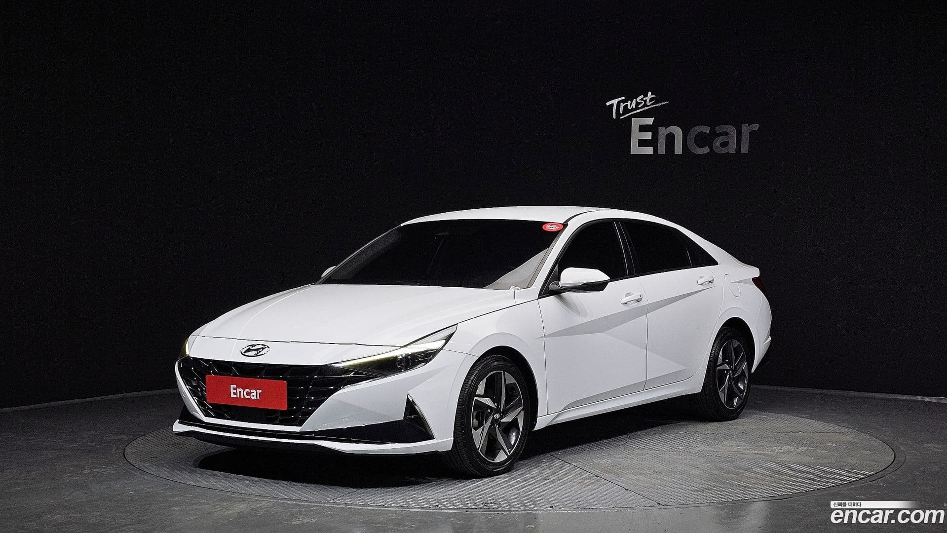 Main__Slider__Photo:AVANTE Hyundai 2021.3-0