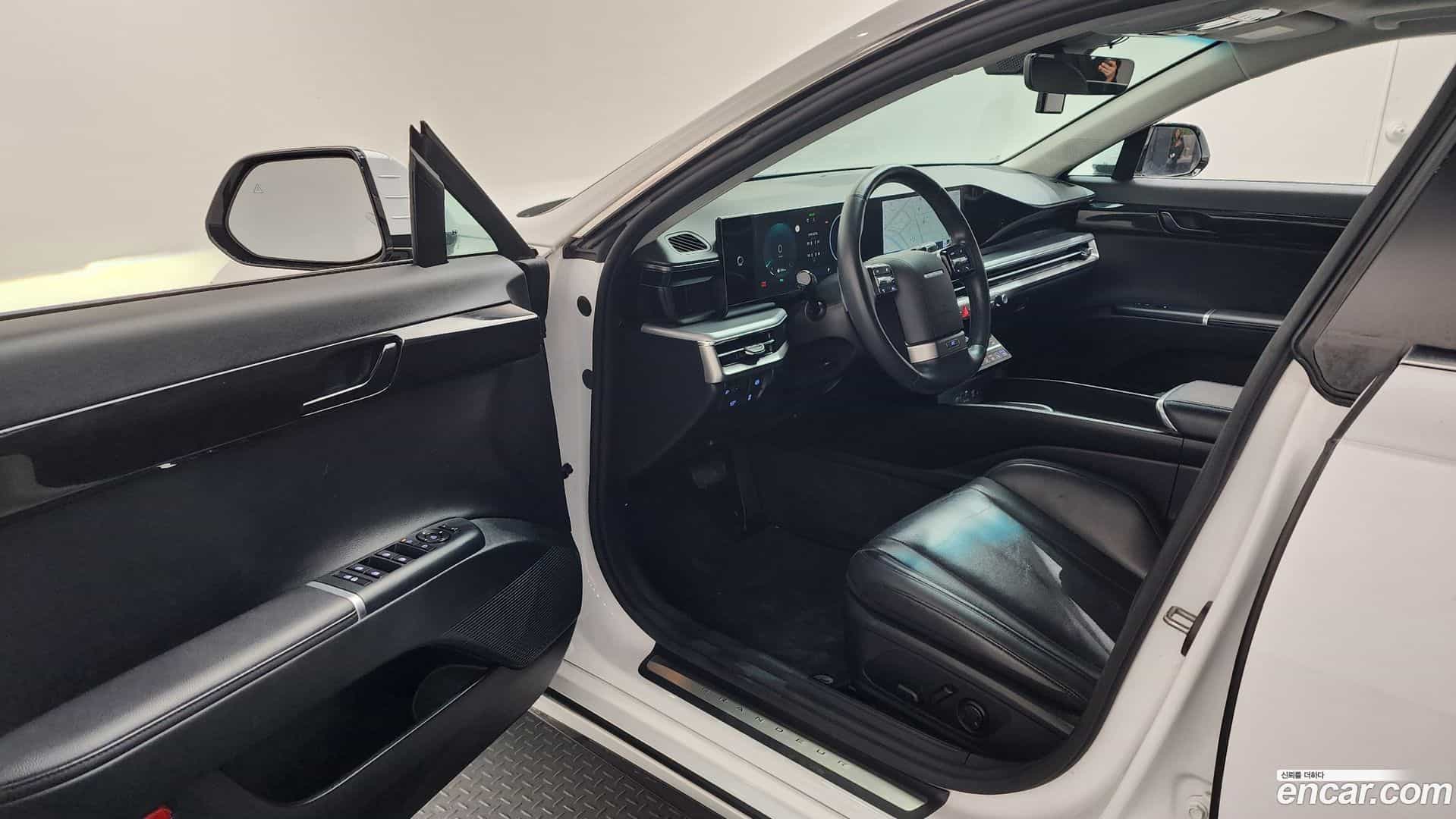 Grandeur Hyundai 2023.5-INNER-010