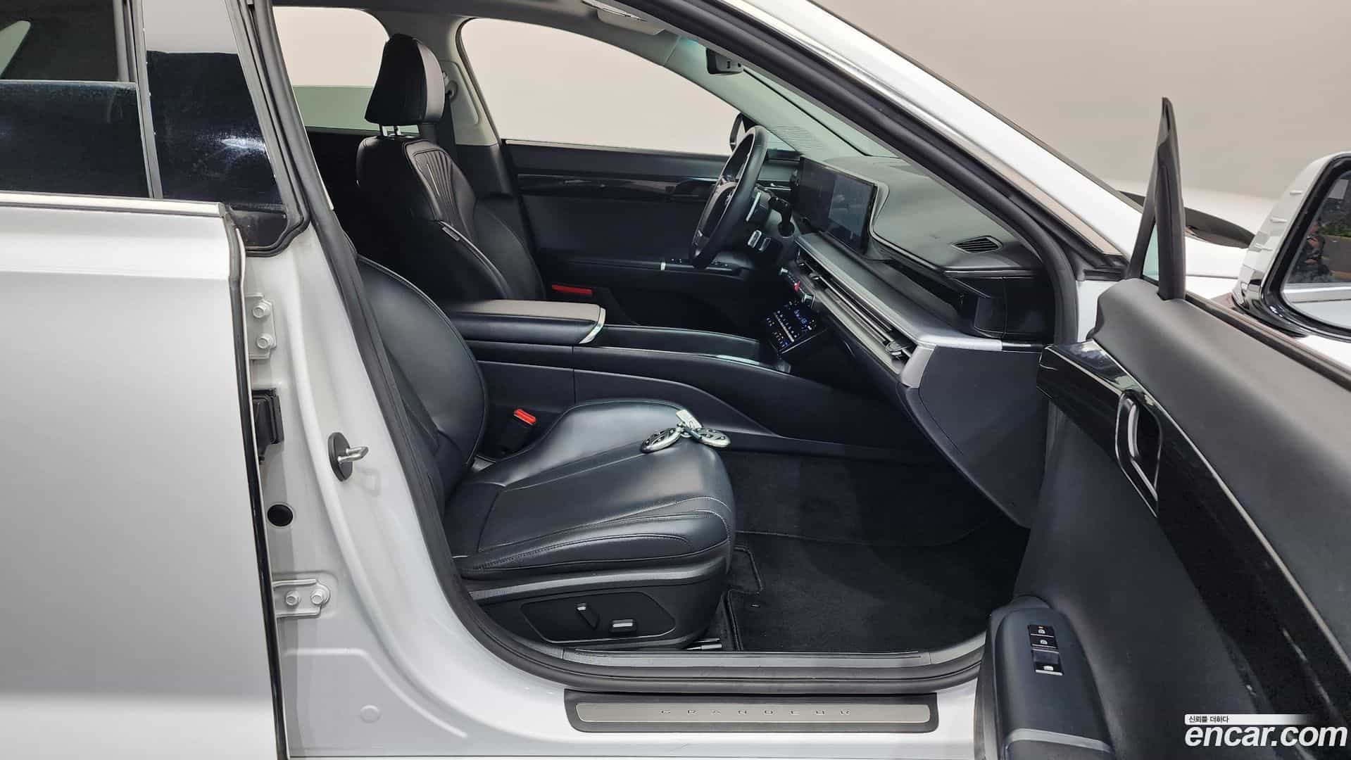 Grandeur Hyundai 2023.5-OPTION-015