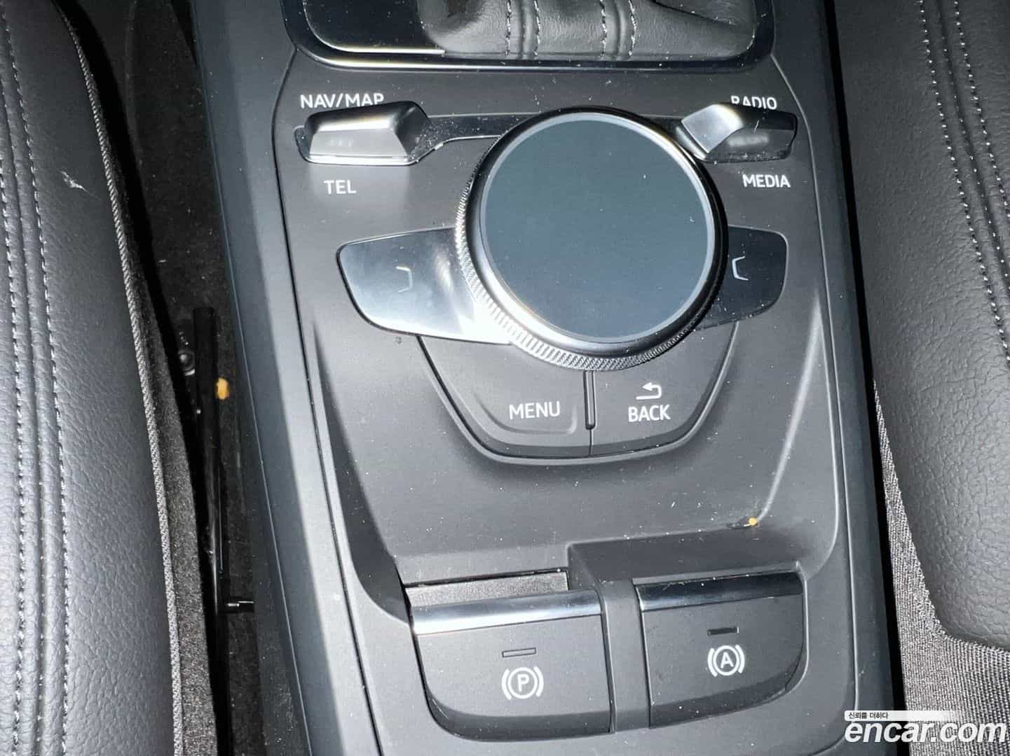 Q2 Audi 2023.7-OPTION-021