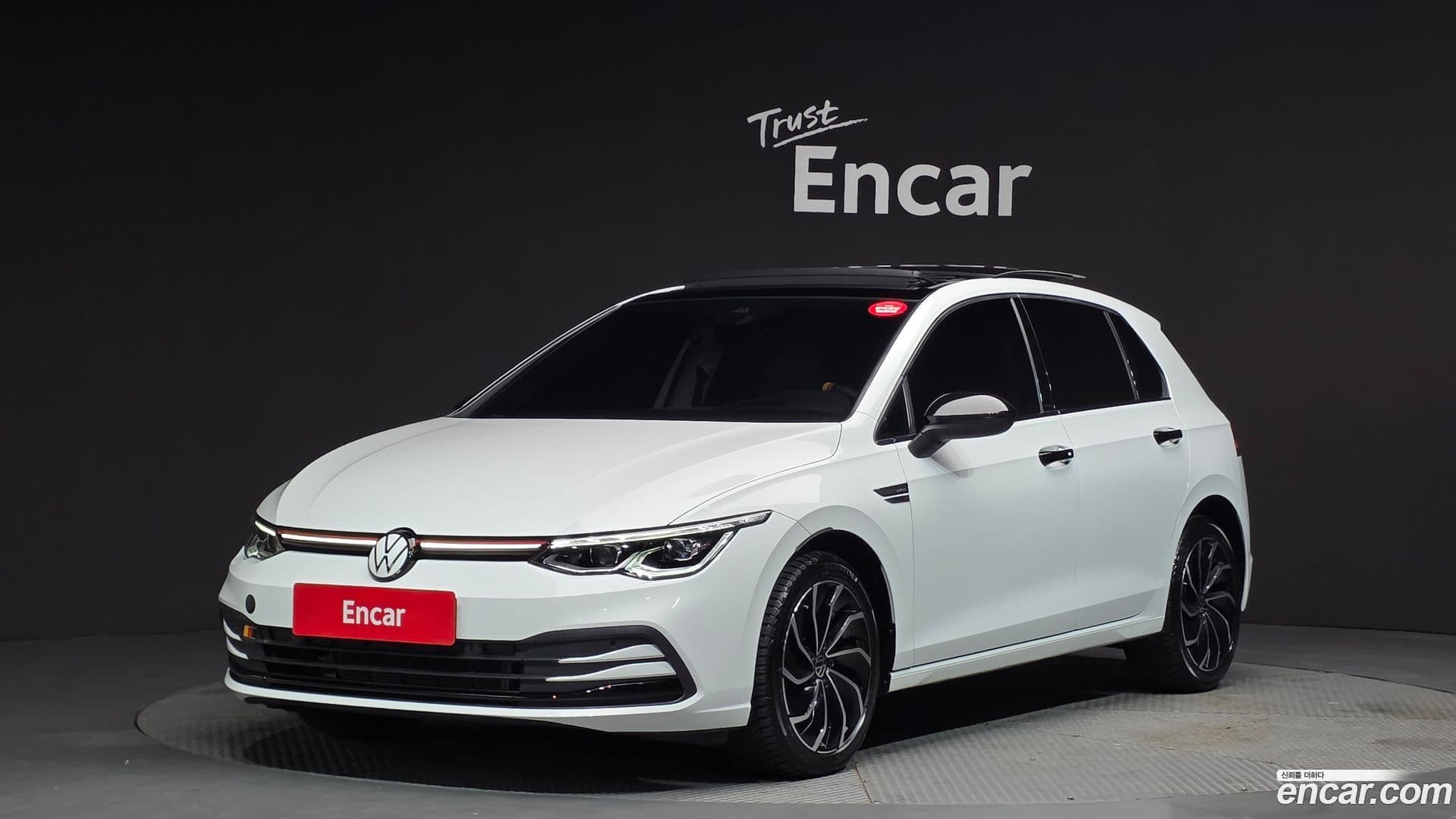 Main__Slider__Photo:Golf Volkswagen 2023.2-0