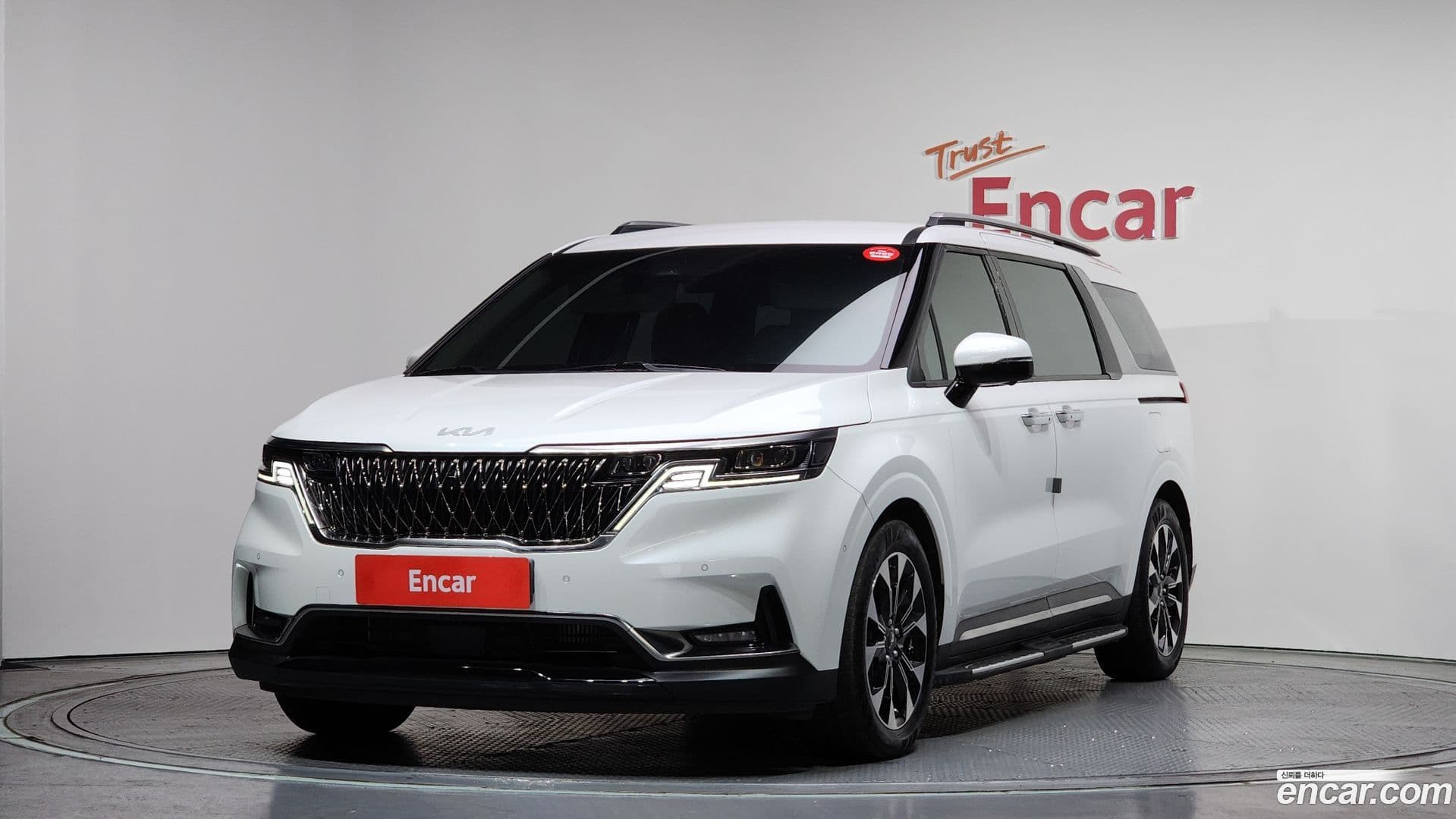 Main__Slider__Photo:Canival Kia 2023.2-0