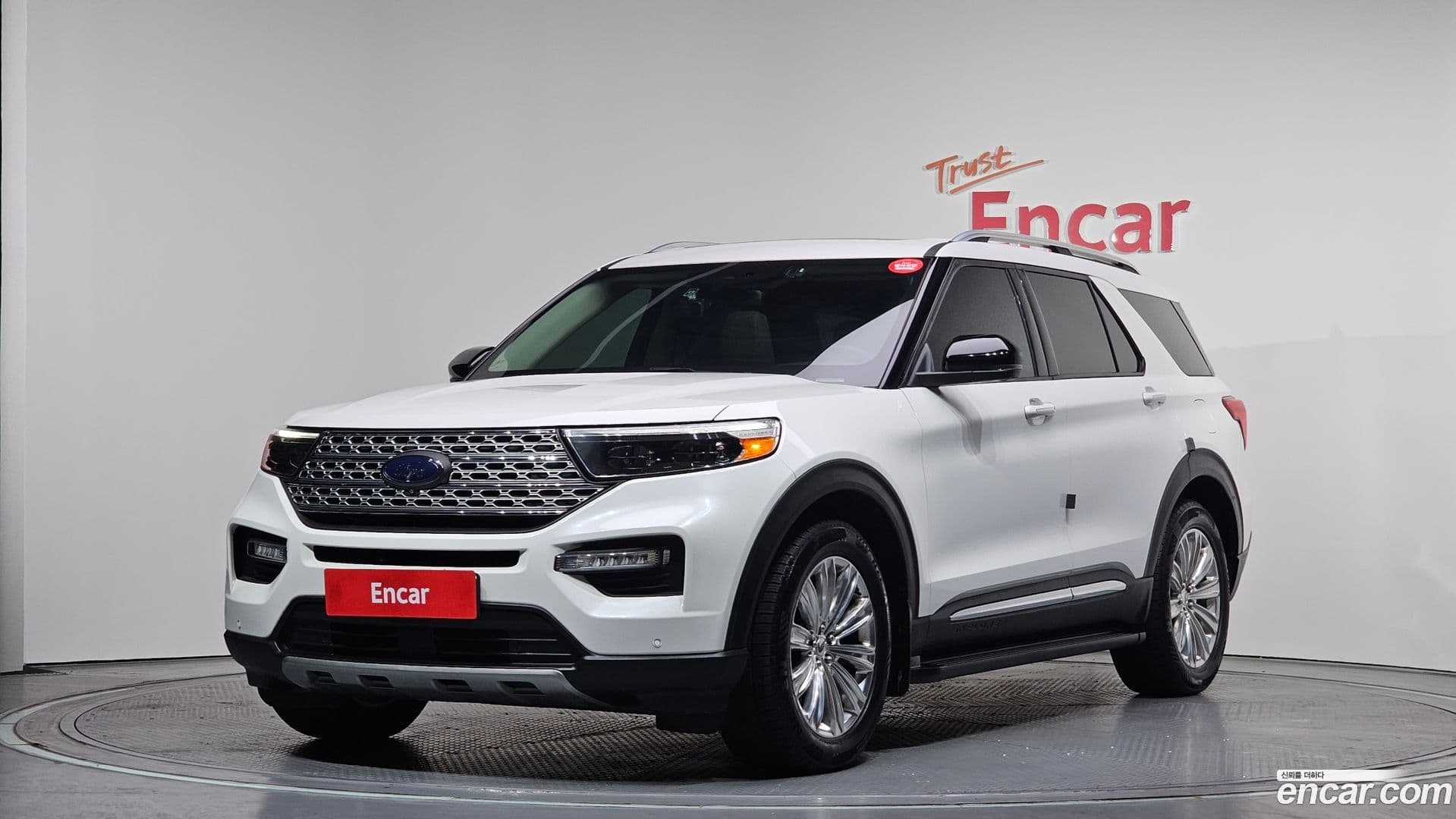 Main__Slider__Photo:Explorer Ford 2019.11-0