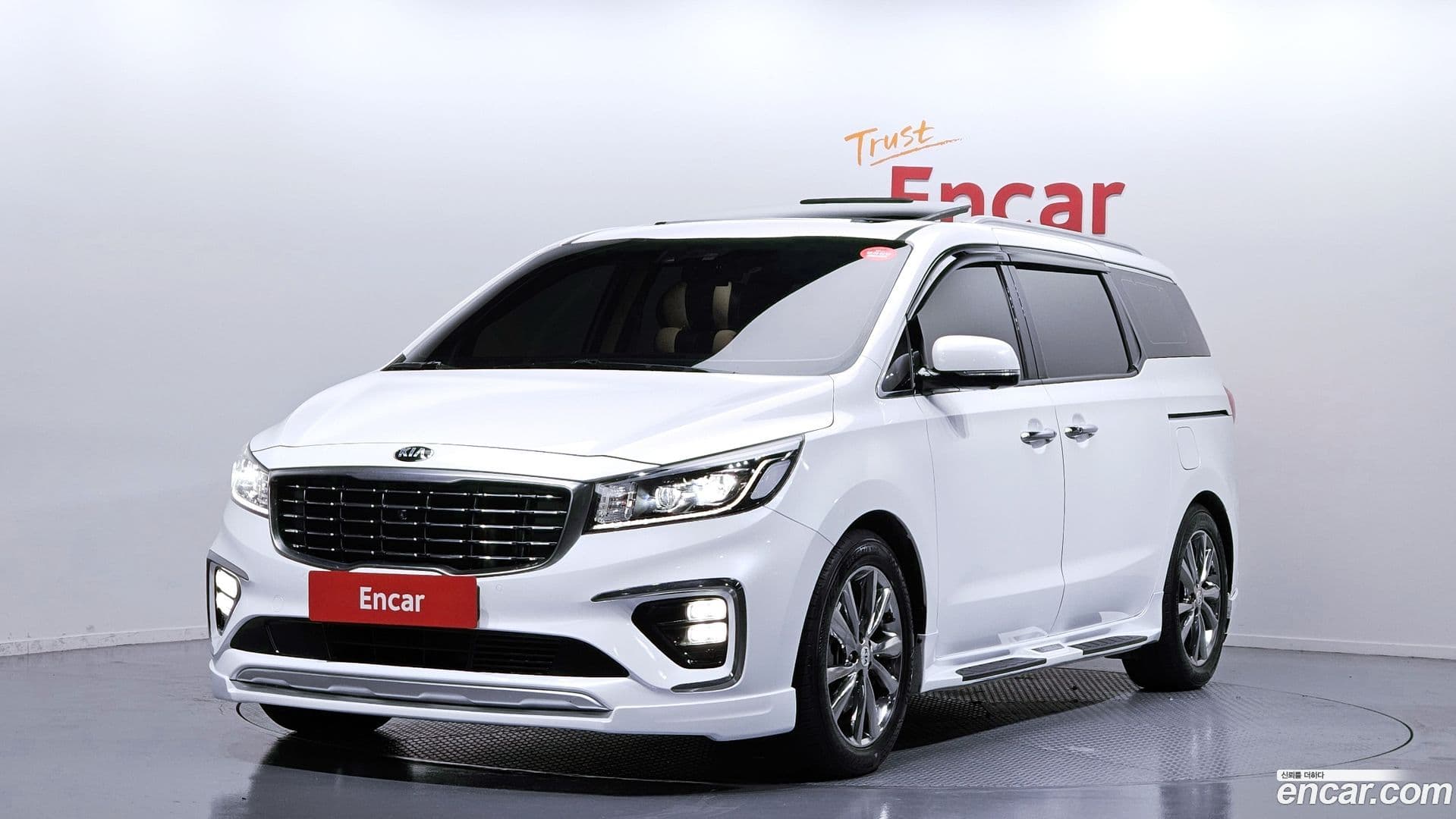 Main__Slider__Photo:Canival Kia 2018.9-0