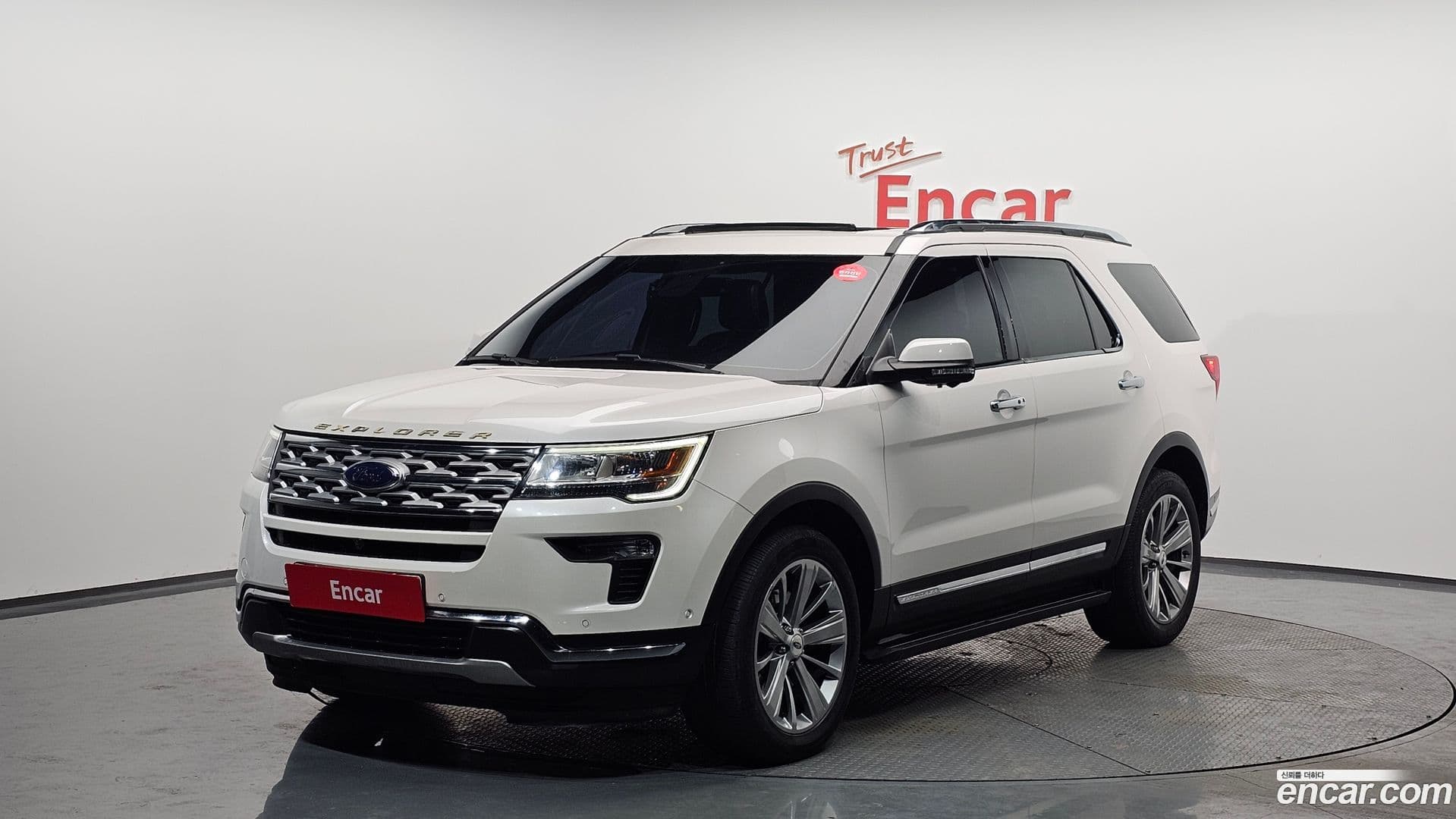 Main__Slider__Photo:Explorer Ford 2018.6-0