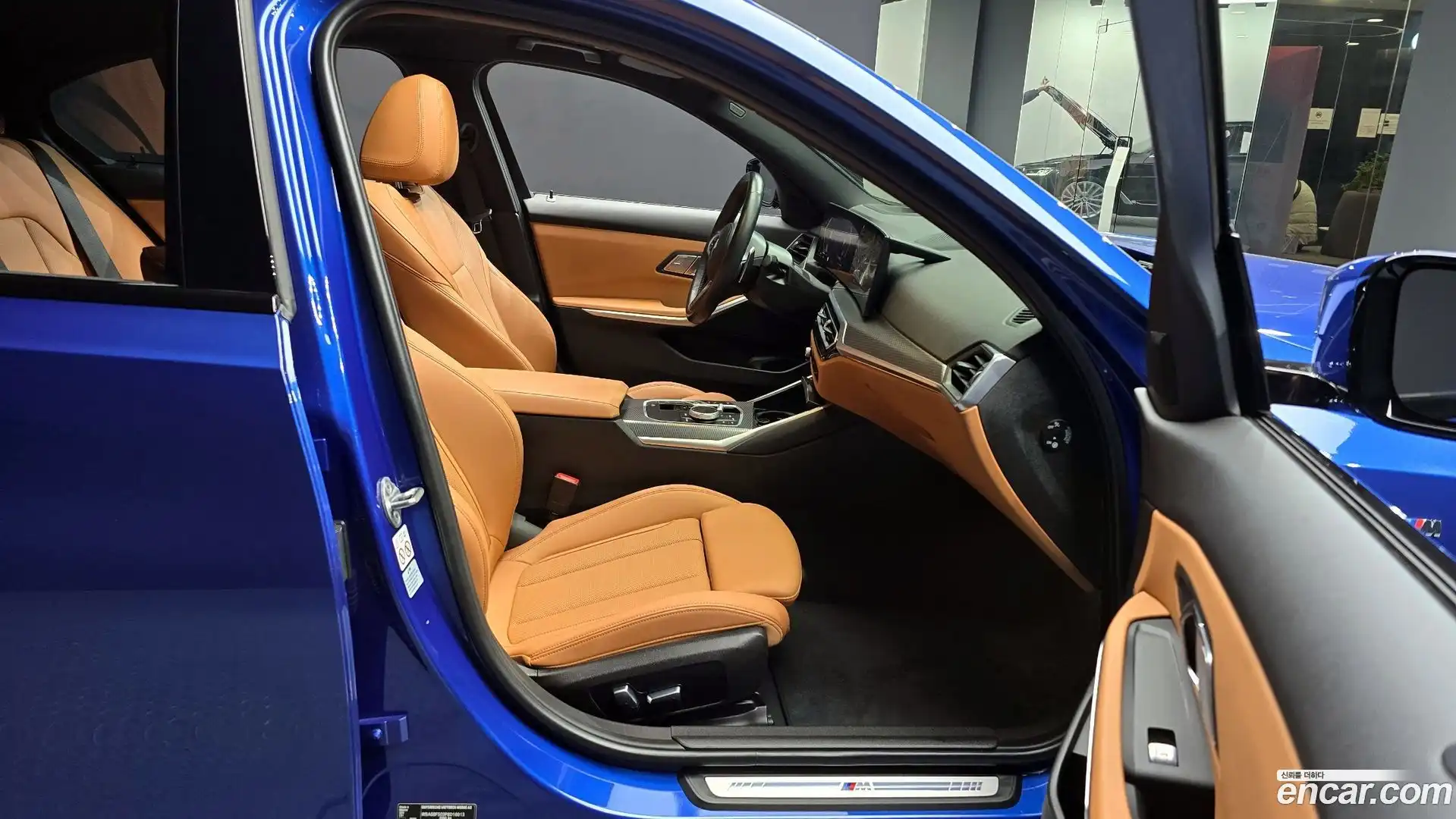 3-Series BMW 2023.4-INNER-010