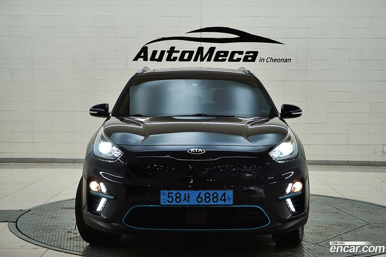 Main__Slider__Photo:Niro Kia 2019.4-0
