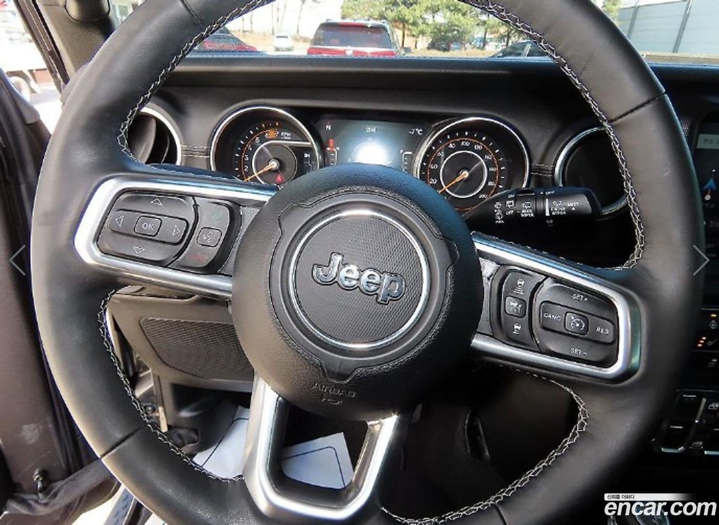 Main__Slider__Photo:Wrangler Jeep 2019.11-7