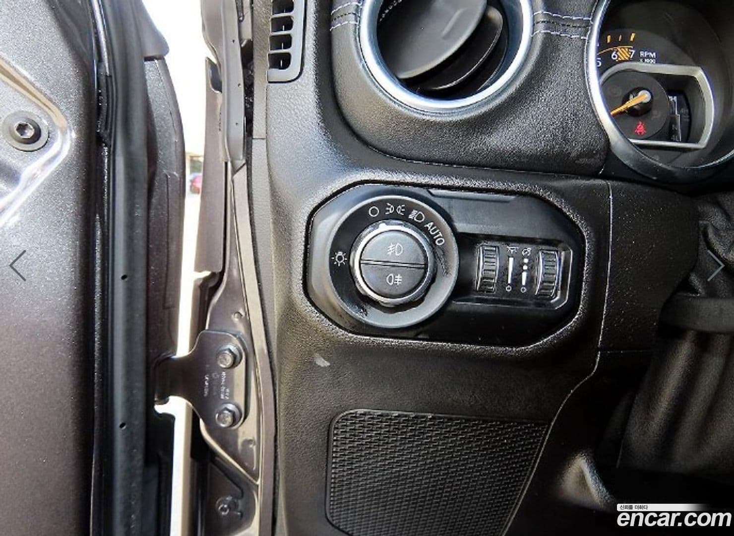Main__Slider__Photo:Wrangler Jeep 2019.11-11