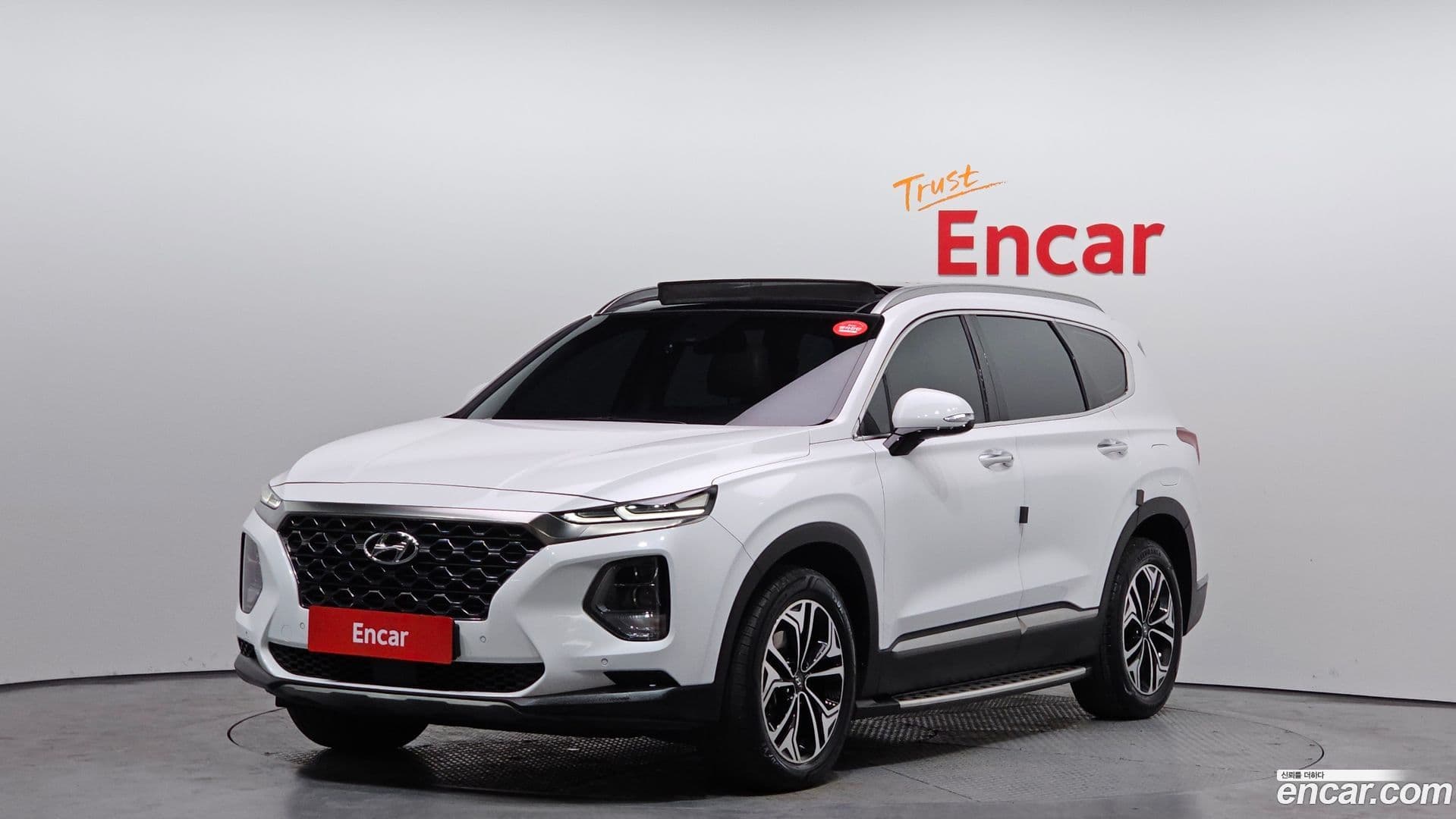 Main__Slider__Photo:Santafe Hyundai 2018.2-0