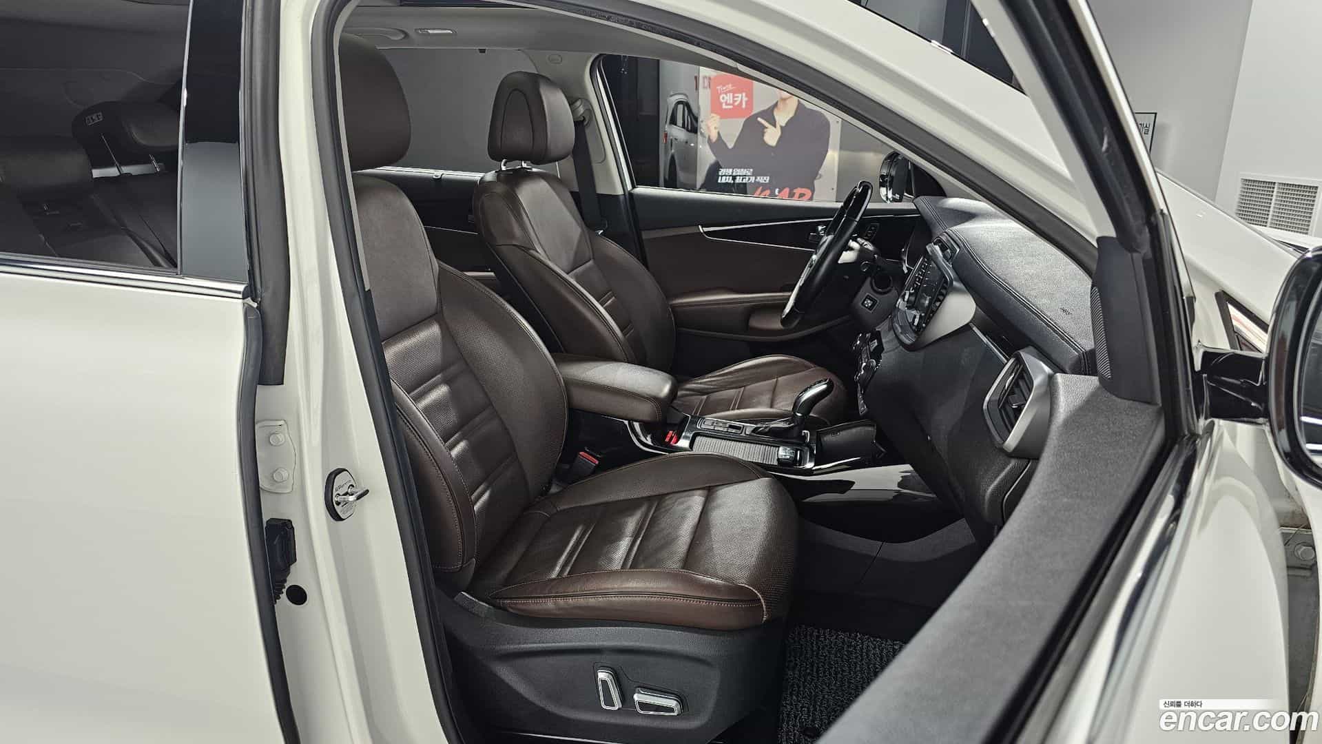 Sorento Kia 2015.6-INNER-010