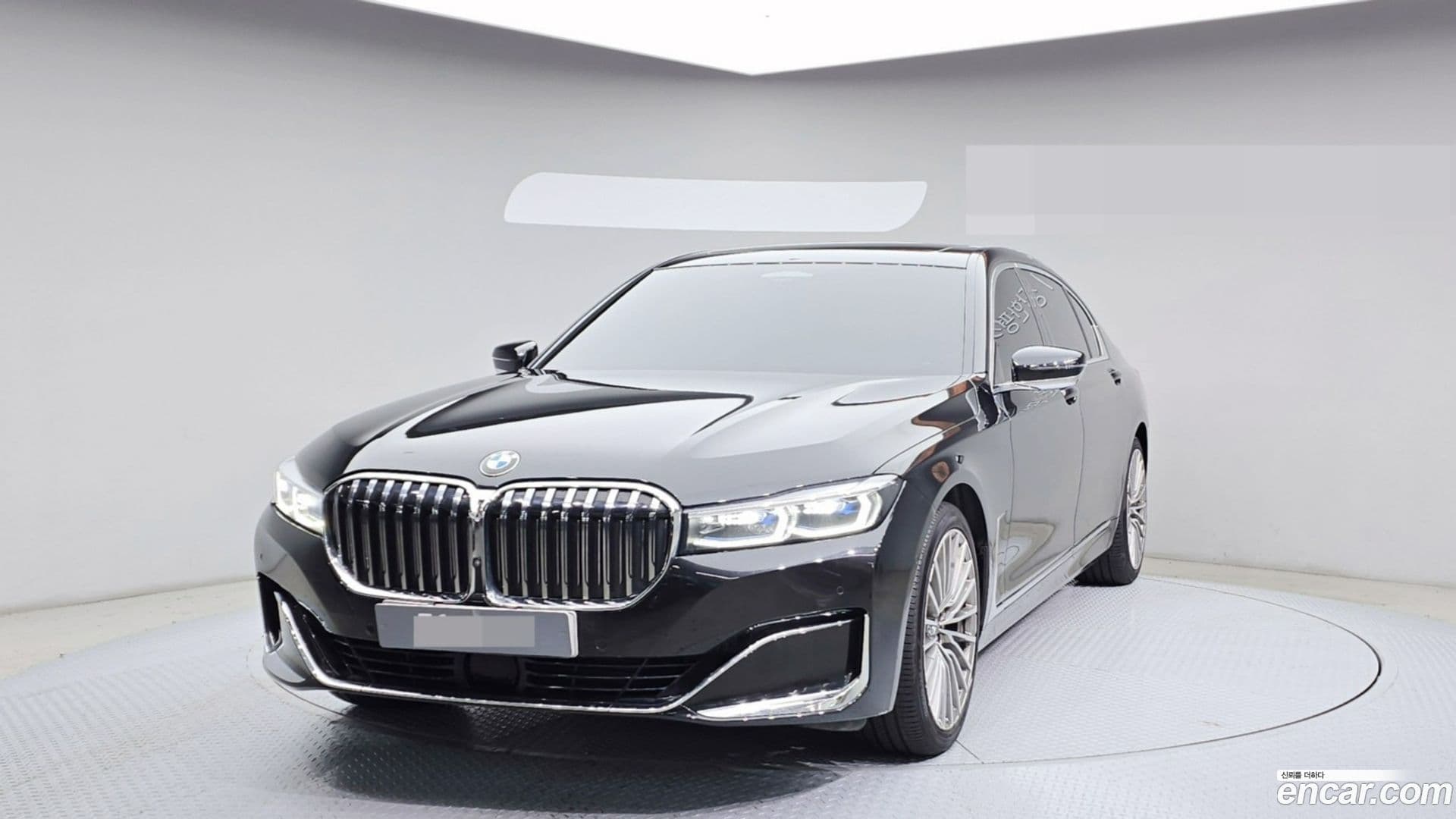 Main__Slider__Photo:7-Series BMW 2019.11-0