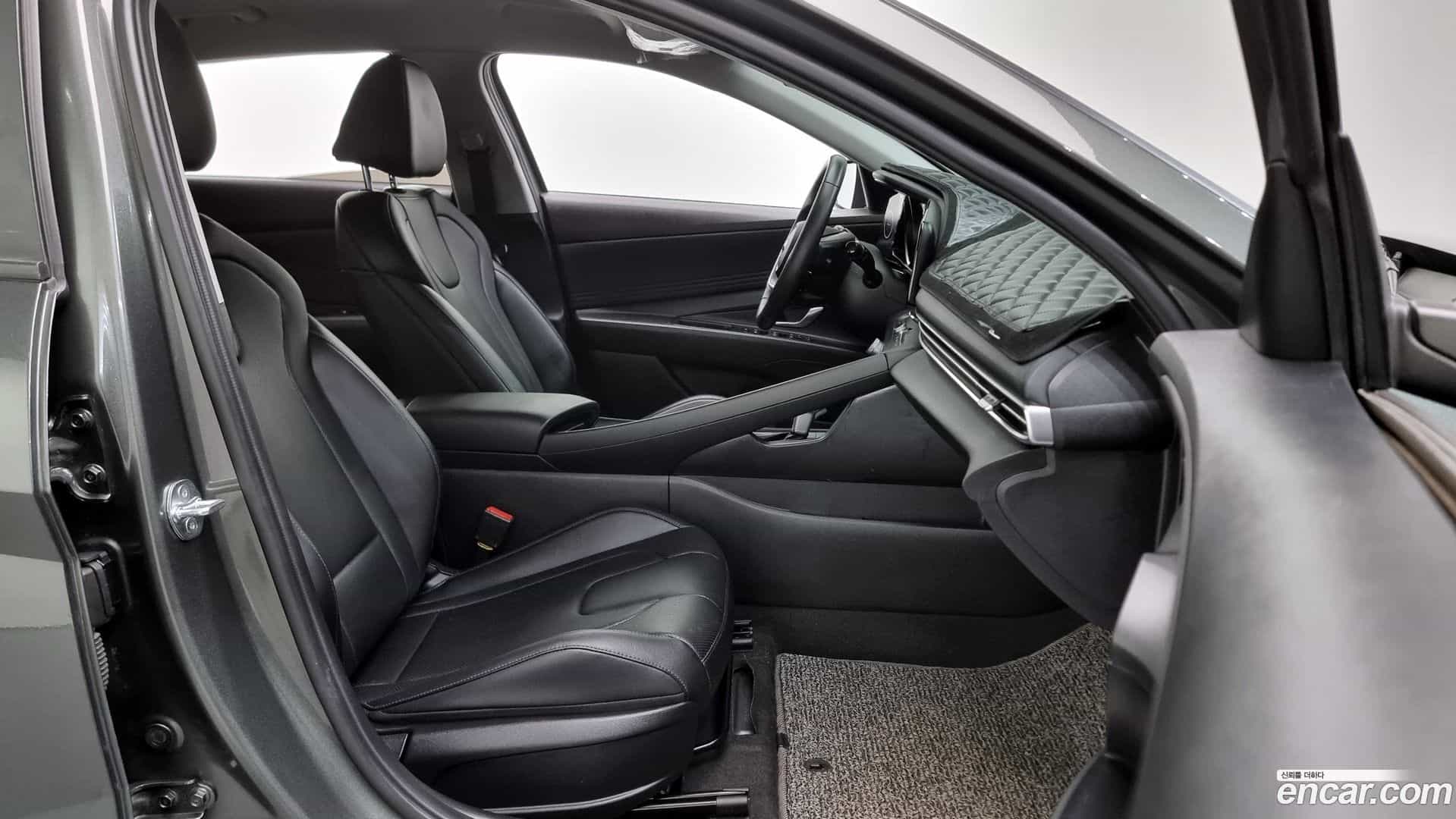 AVANTE Hyundai 2021.1-INNER-010