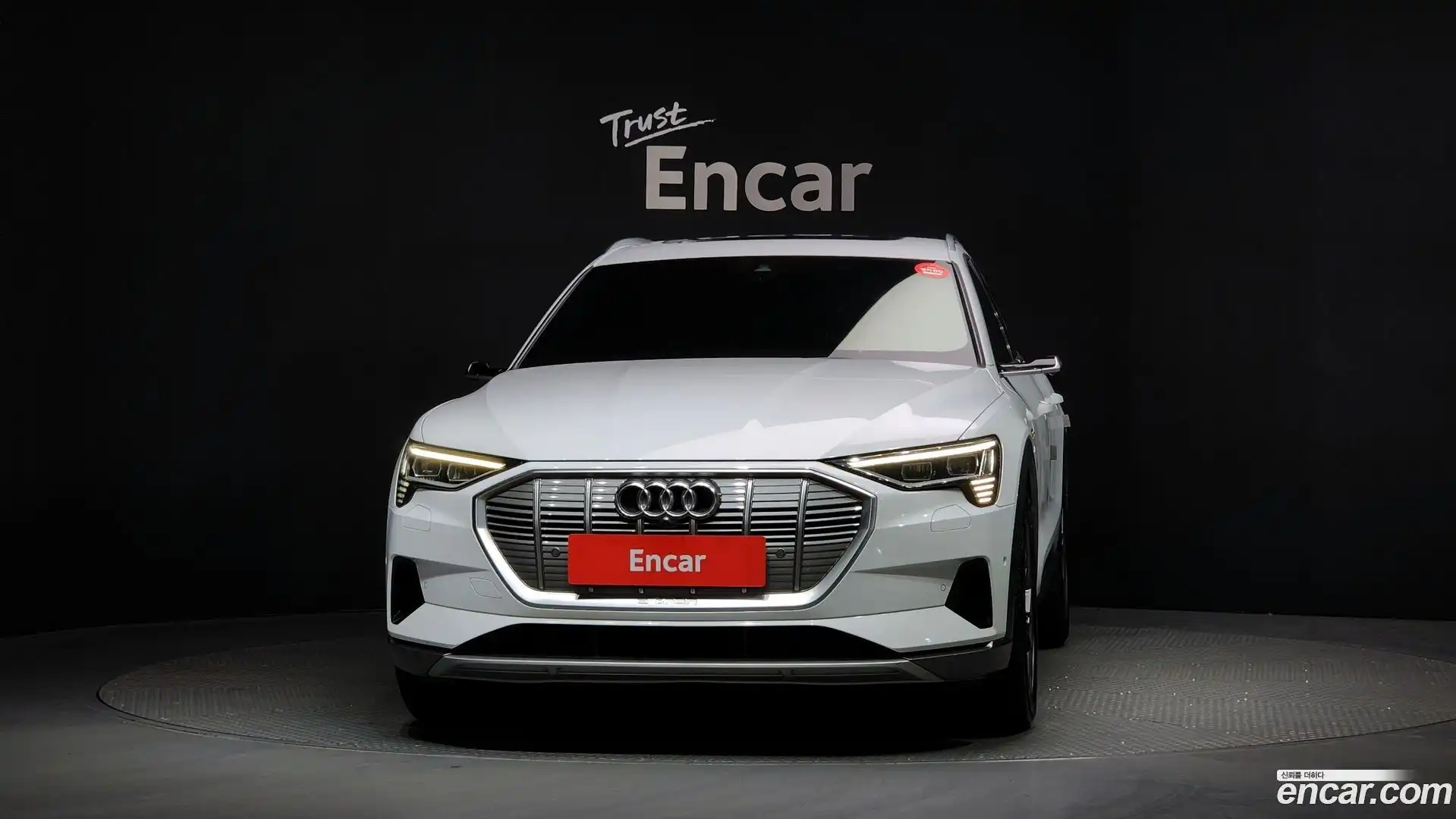 e-tron Audi 2021.10-OUTER-003