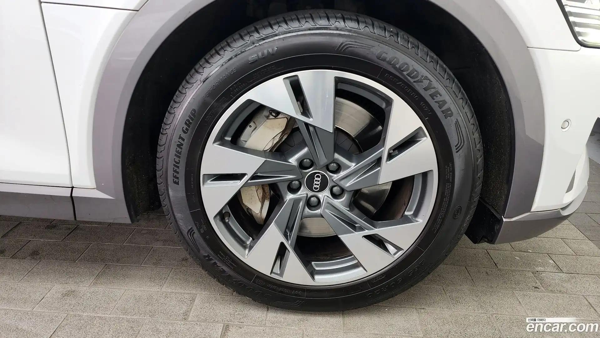 e-tron Audi 2021.10-OUTER-005