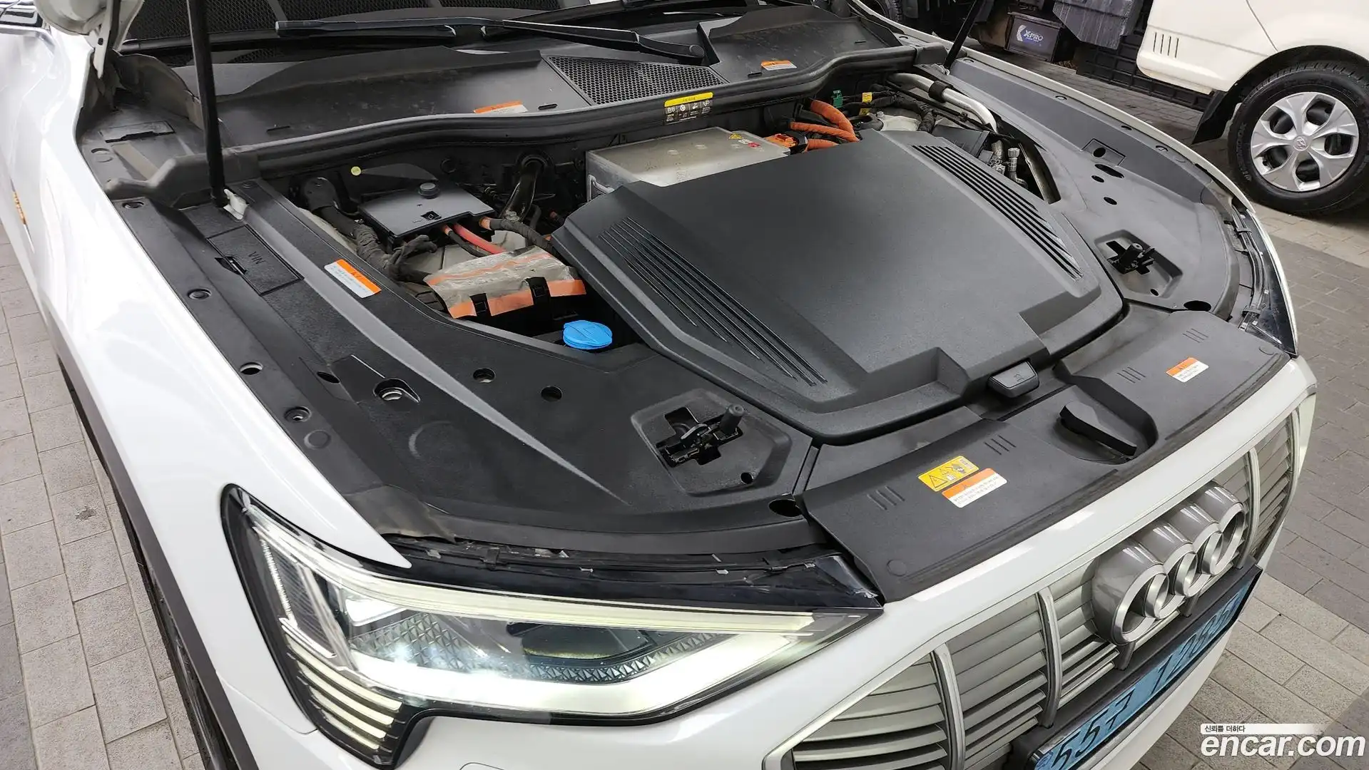 e-tron Audi 2021.10-OUTER-006