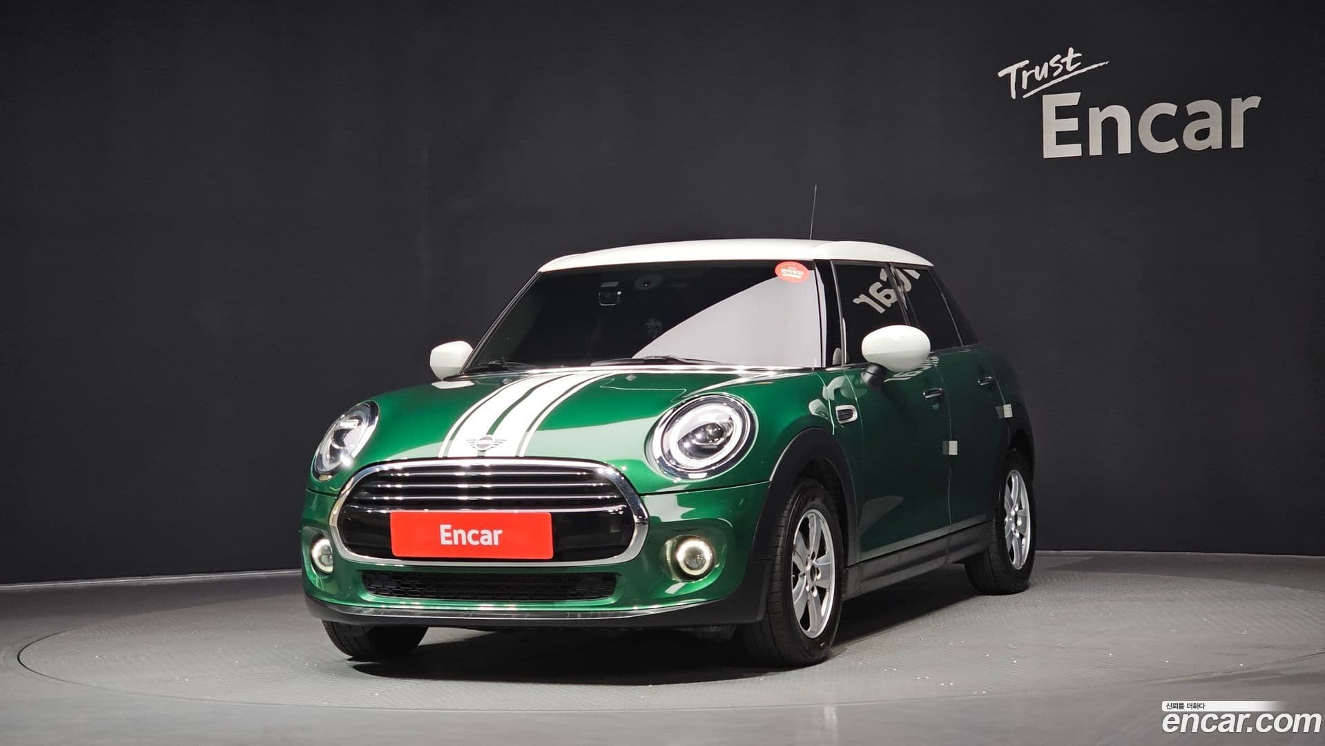 Main__Slider__Photo:Cooper Mini 2021.1-0