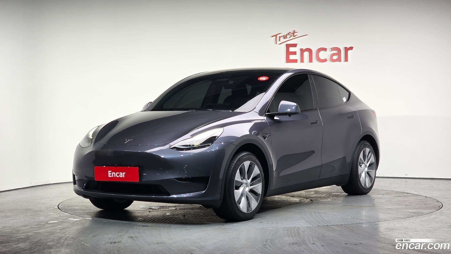Main__Slider__Photo:Model Y Tesla 2023.10-0