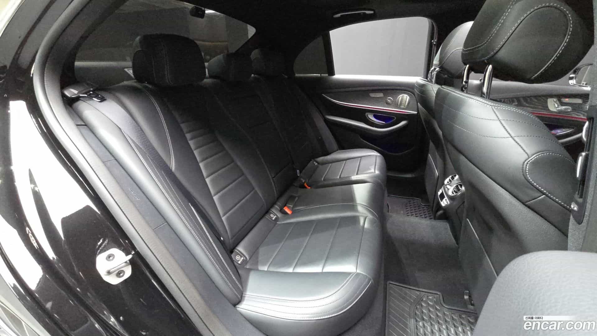 E-Class Mercedes-Benz 2021.2-OPTION-016