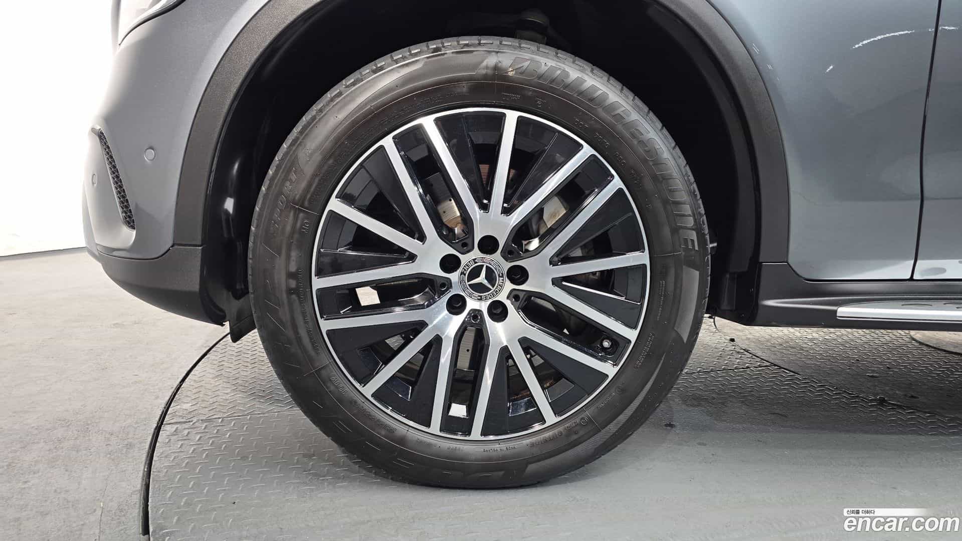 GLC-Class Mercedes-Benz 2021.8-OUTER-005