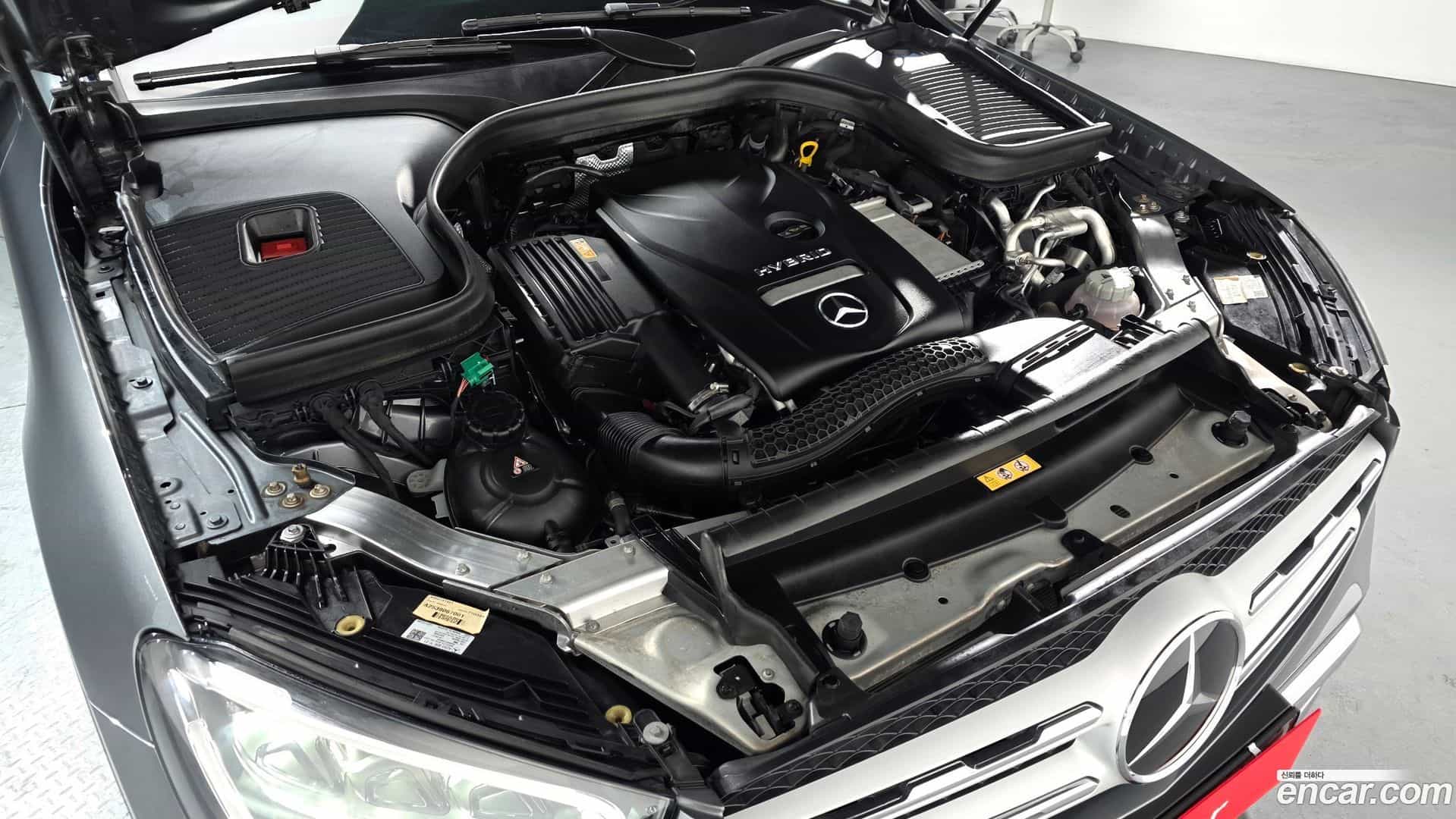 GLC-Class Mercedes-Benz 2021.8-INNER-006