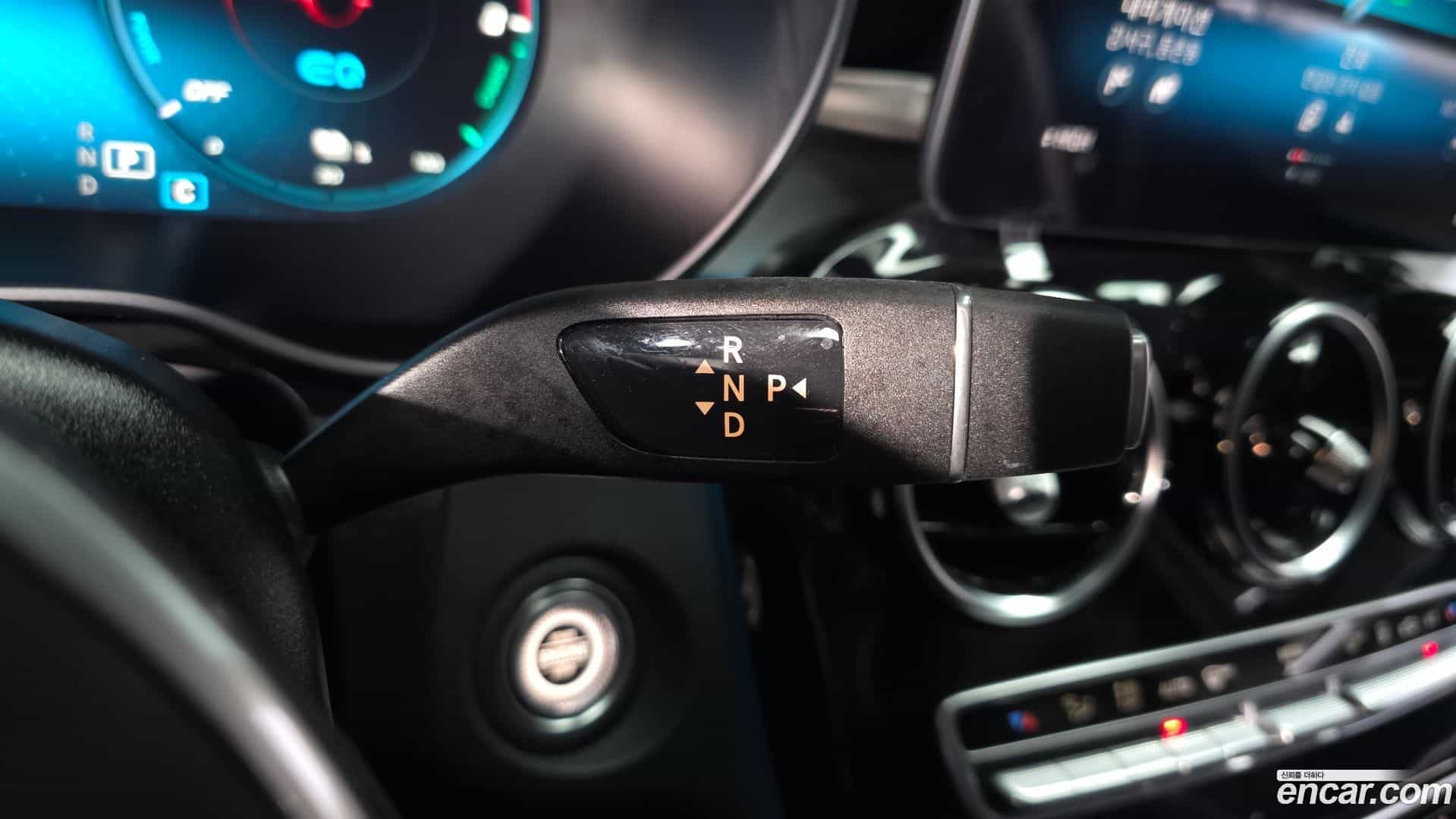 GLC-Class Mercedes-Benz 2021.8-INNER-009