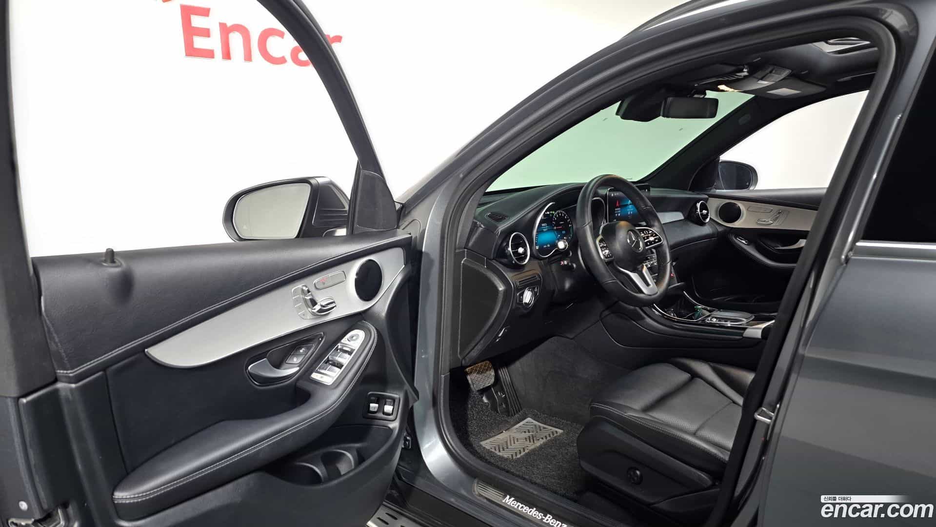 GLC-Class Mercedes-Benz 2021.8-OPTION-016