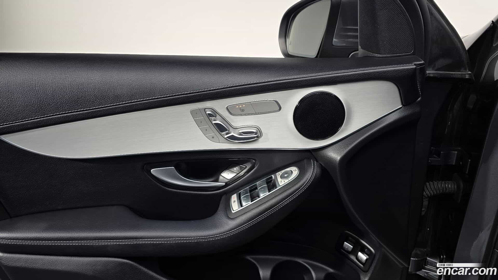 GLC-Class Mercedes-Benz 2021.8-OPTION-022