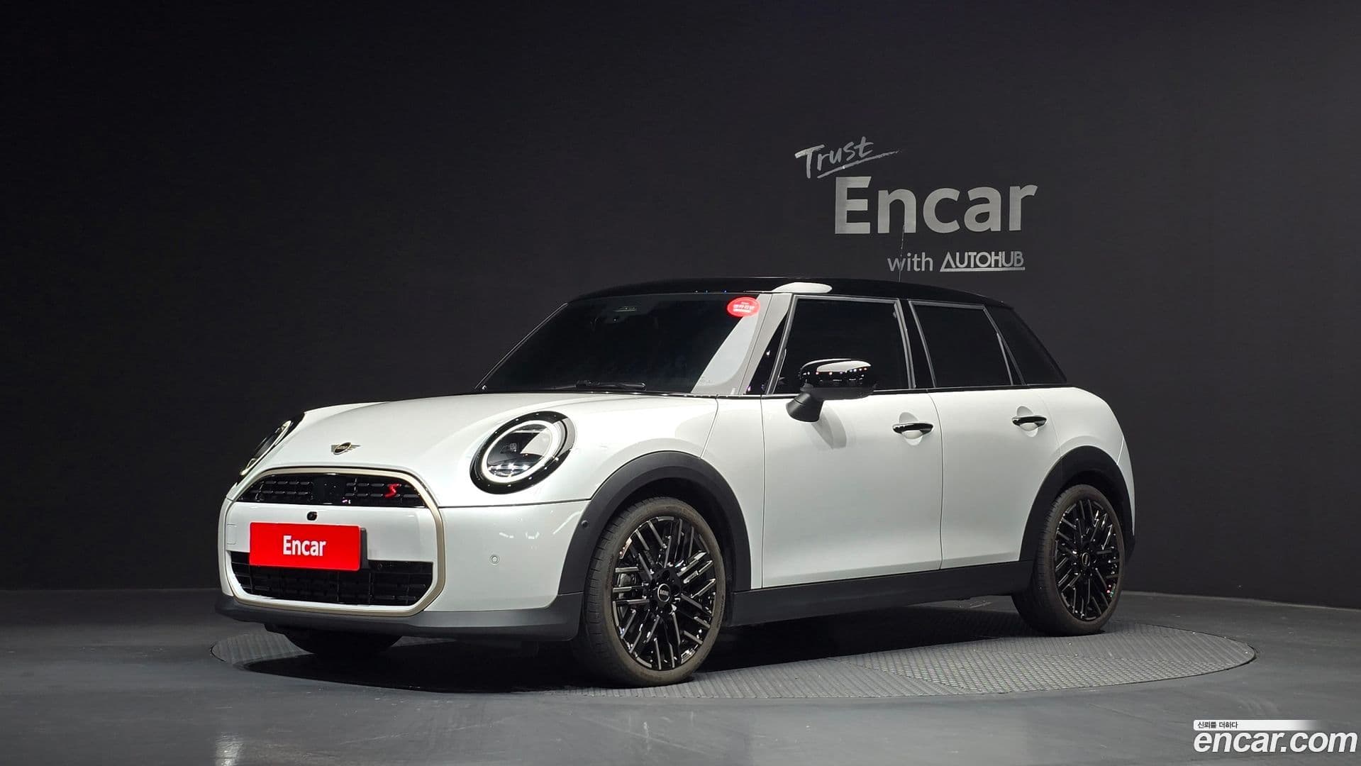 Main__Slider__Photo:Cooper Mini 2025.5-0