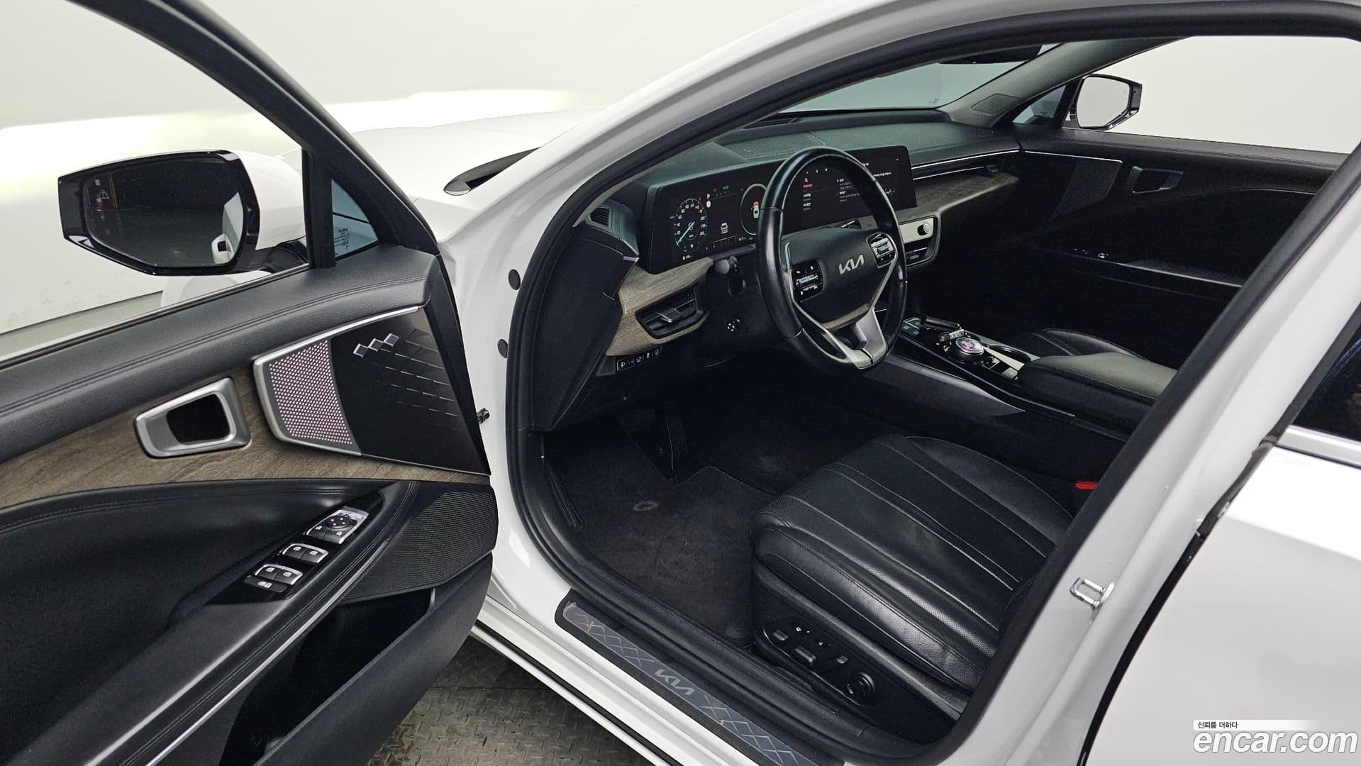 Main__Slider__Photo:K8 Kia 2022.10-9
