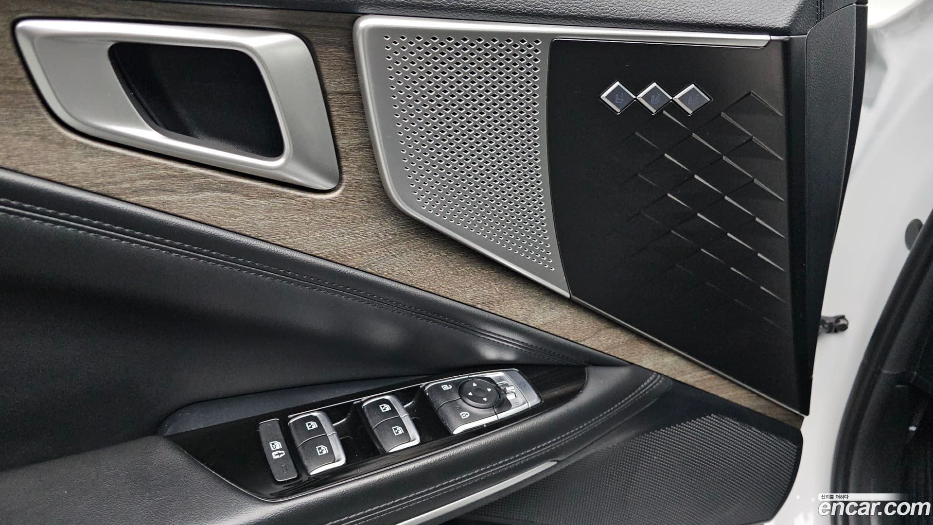 Main__Slider__Photo:K8 Kia 2022.10-11