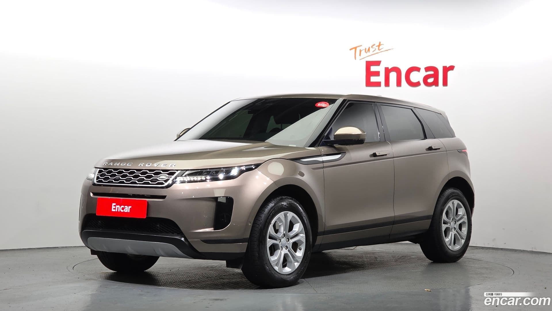 Main__Slider__Photo:Range Rover Evoque Land Rover 2020.11-0