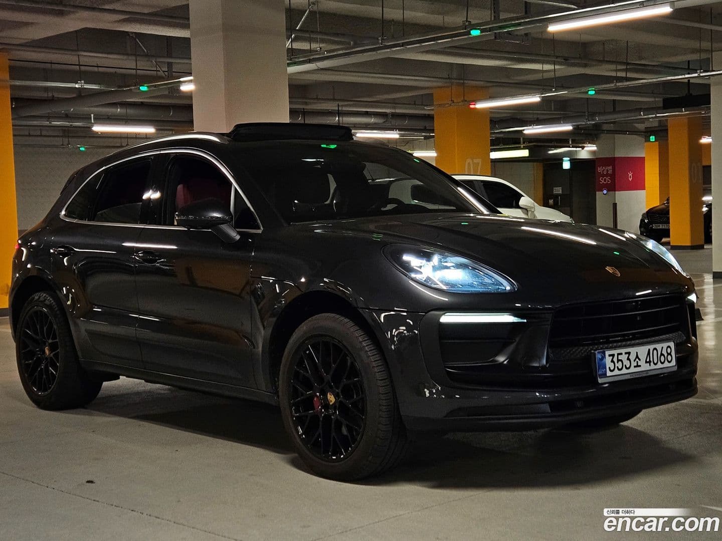 Main__Slider__Photo:Macan Porsche 2016.6-0
