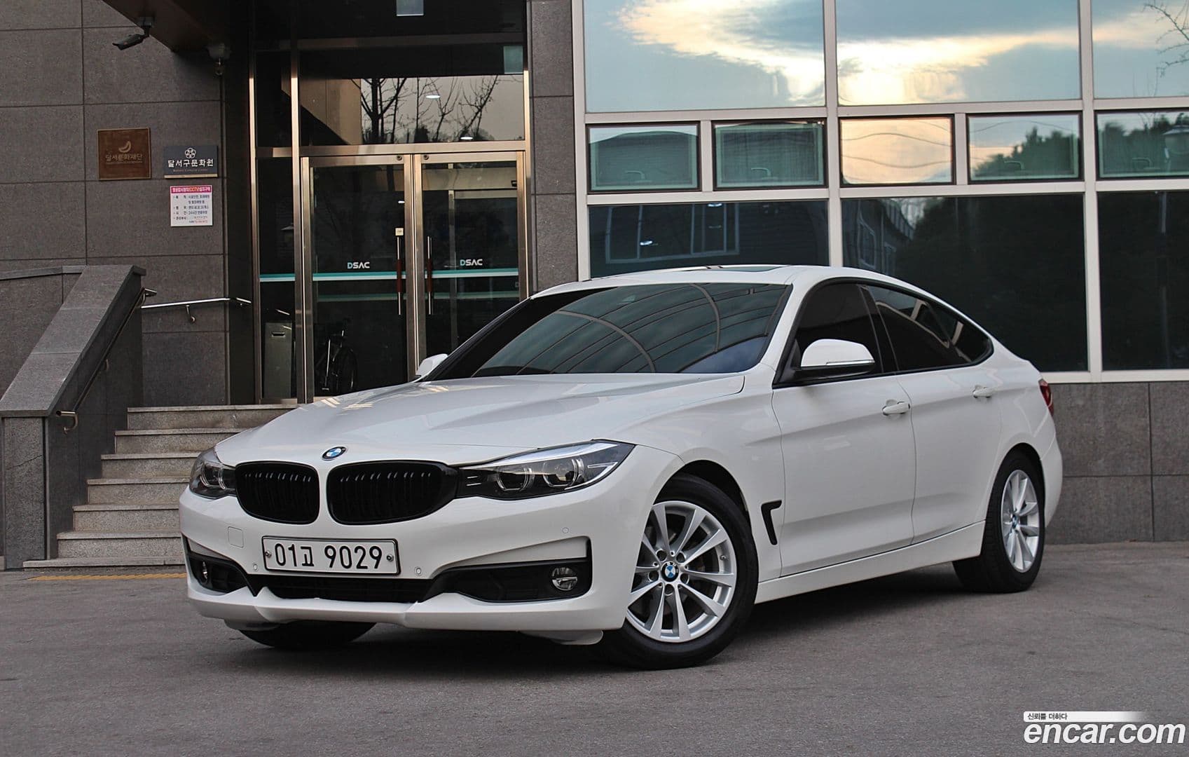 Main__Slider__Photo:Gran Turismo BMW 2017.7-0