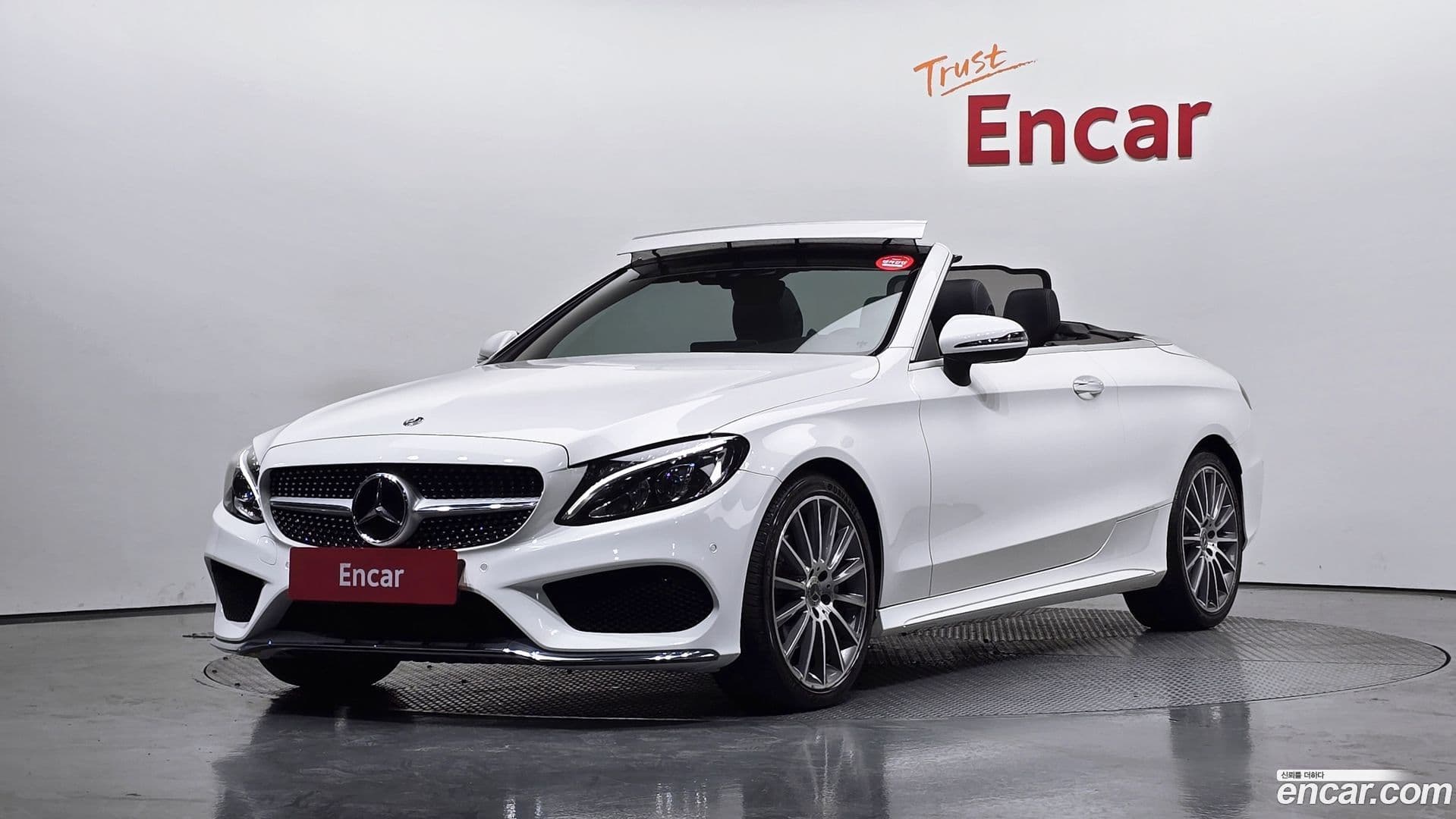 Main__Slider__Photo:C-Class Mercedes-Benz 2018.4-0