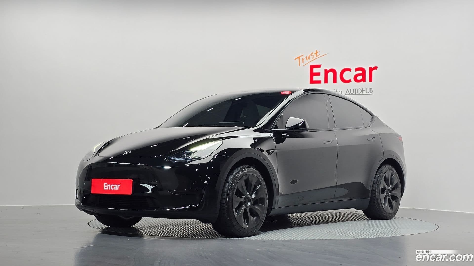 Main__Slider__Photo:Model Y Tesla 2023.9-0