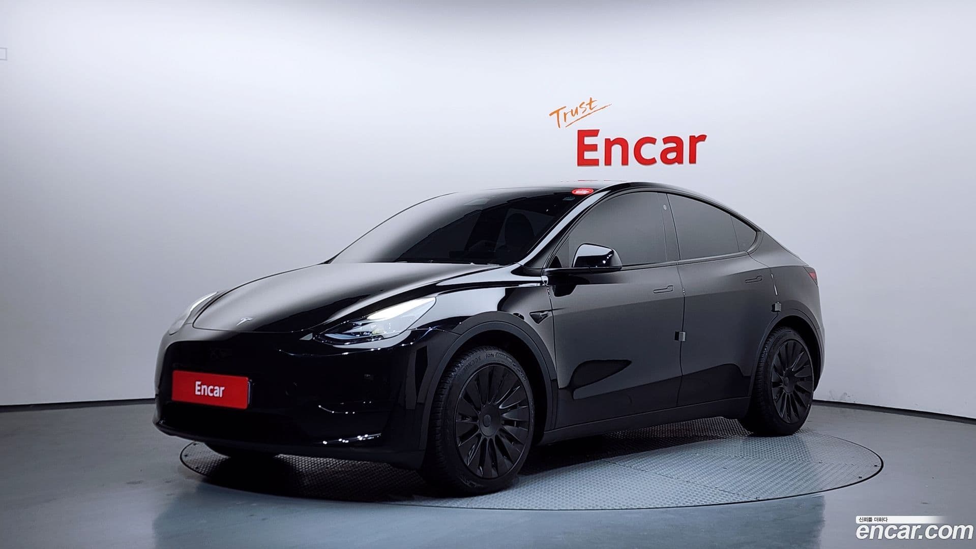 Main__Slider__Photo:Model Y Tesla 2023.10-0