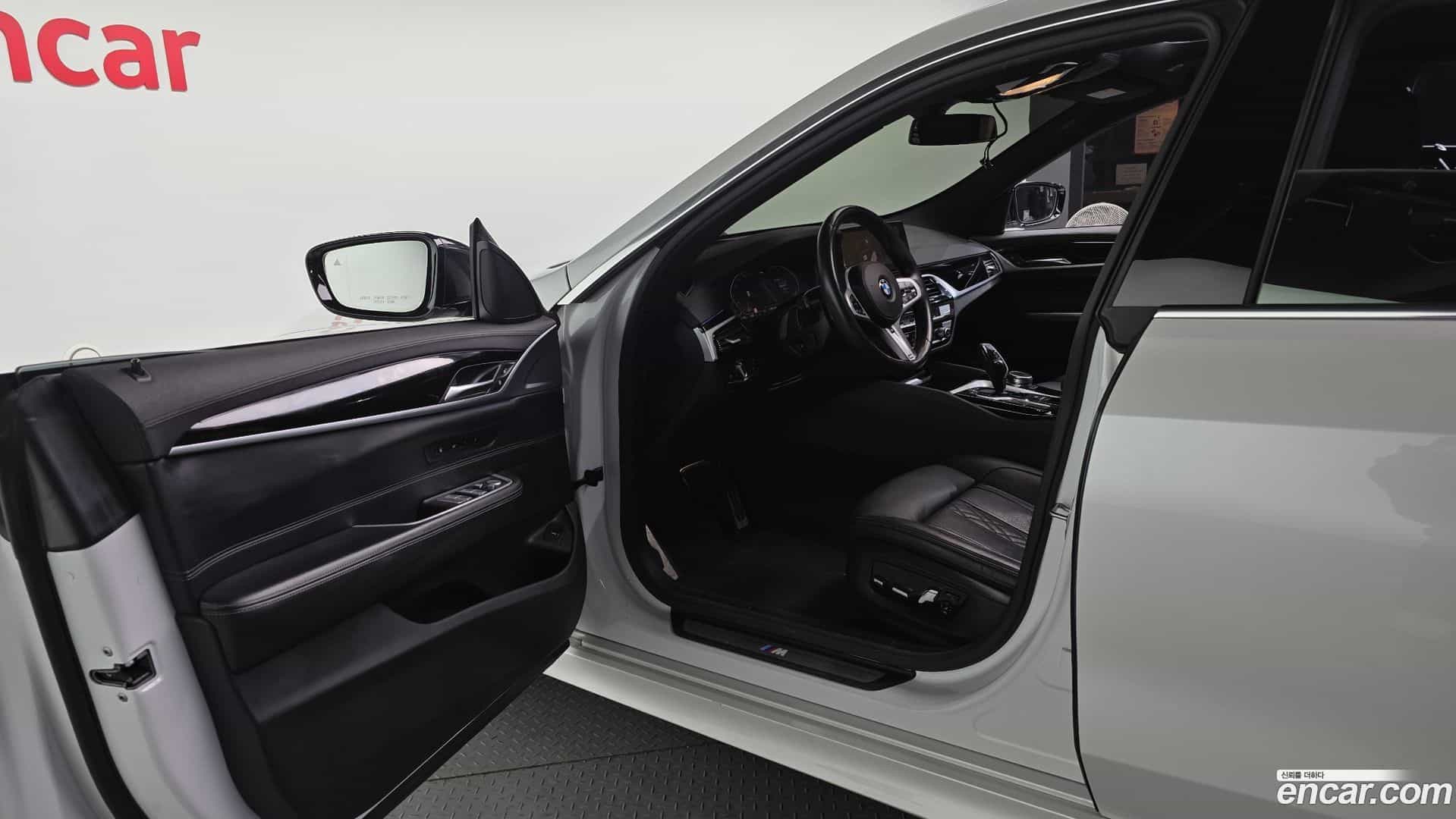 Gran Turismo BMW 2020.2-INNER-010