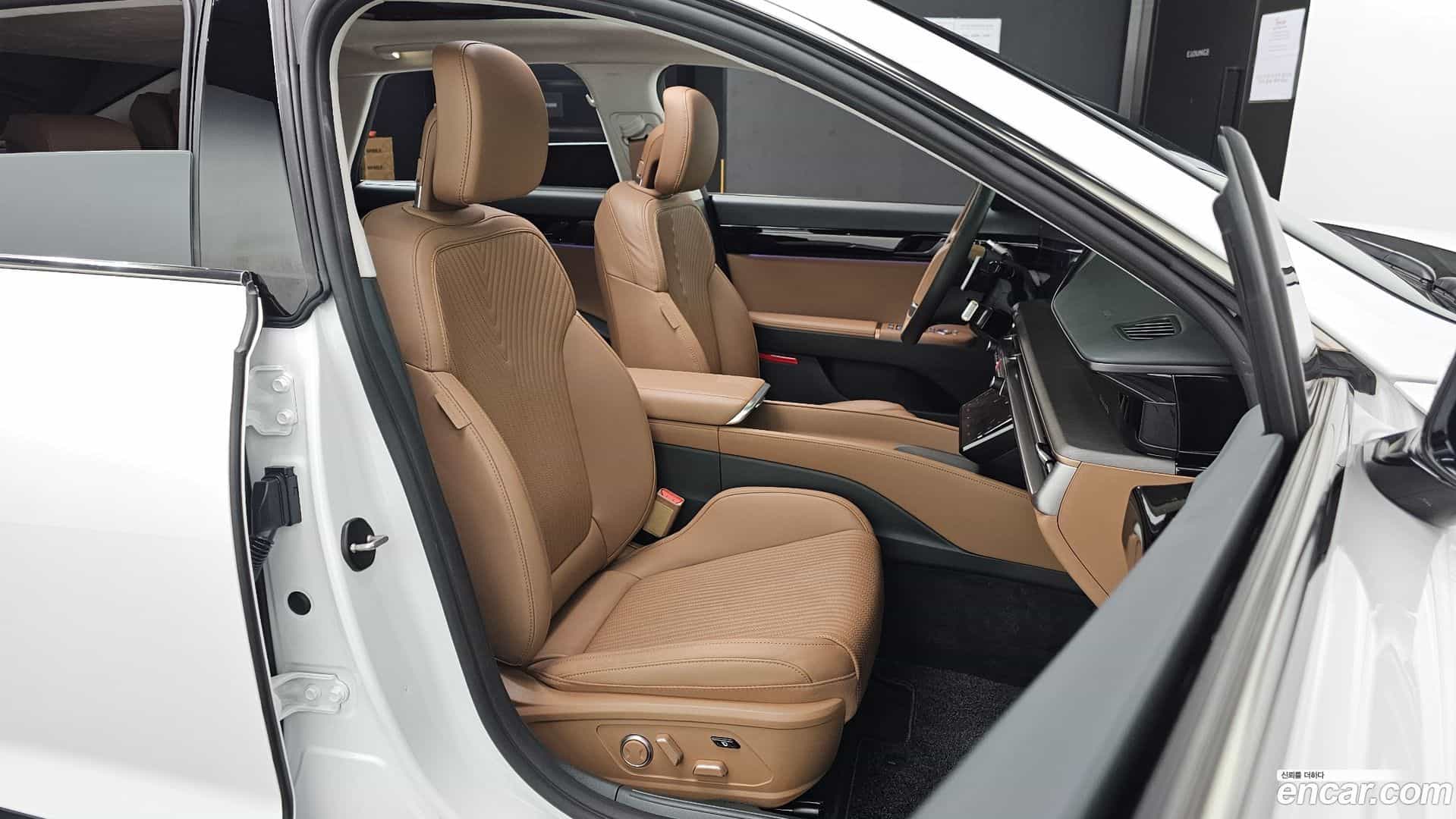 Grandeur Hyundai 2023.11-INNER-010