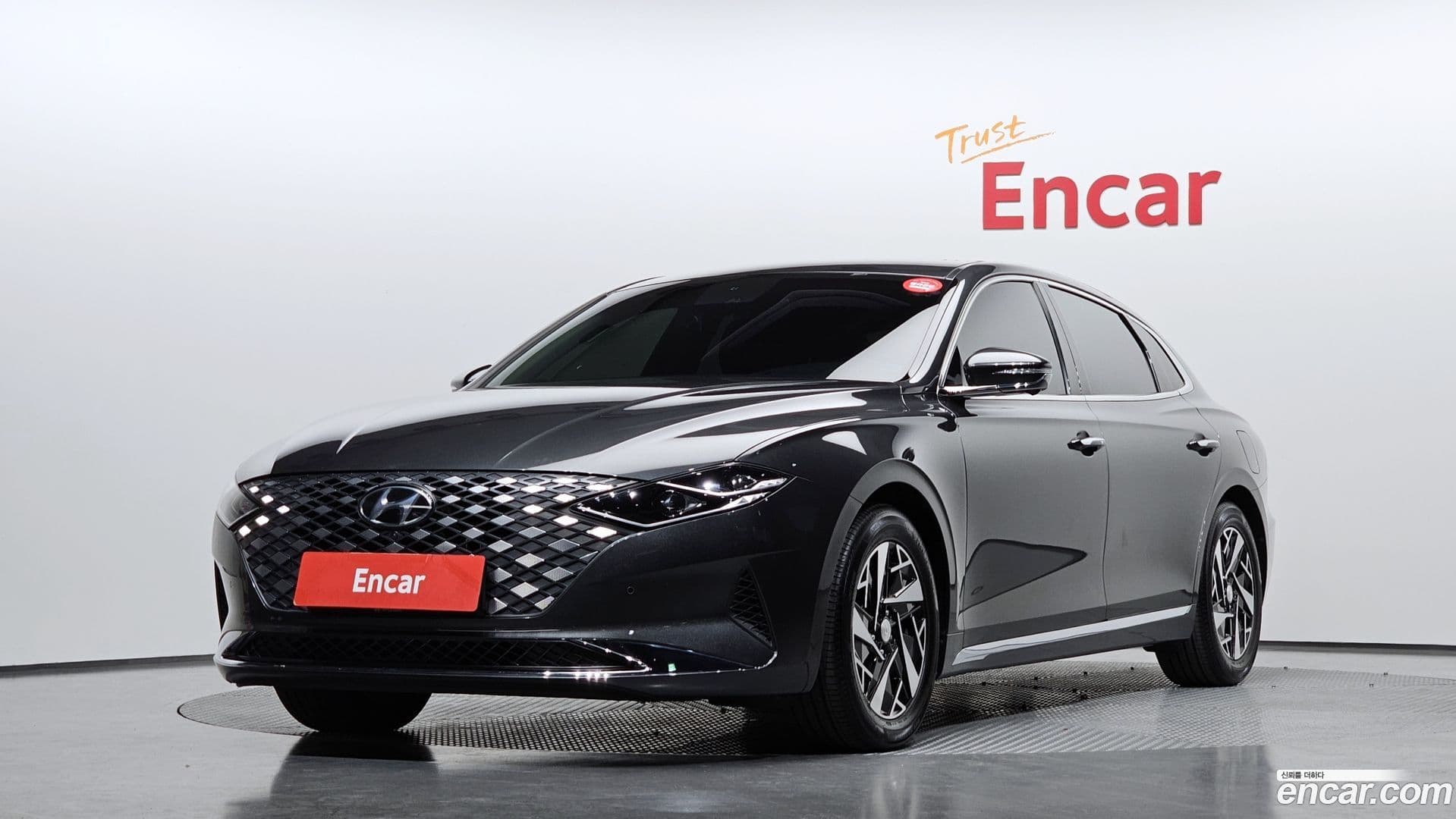 Main__Slider__Photo:Grandeur Hyundai 2020.4-0