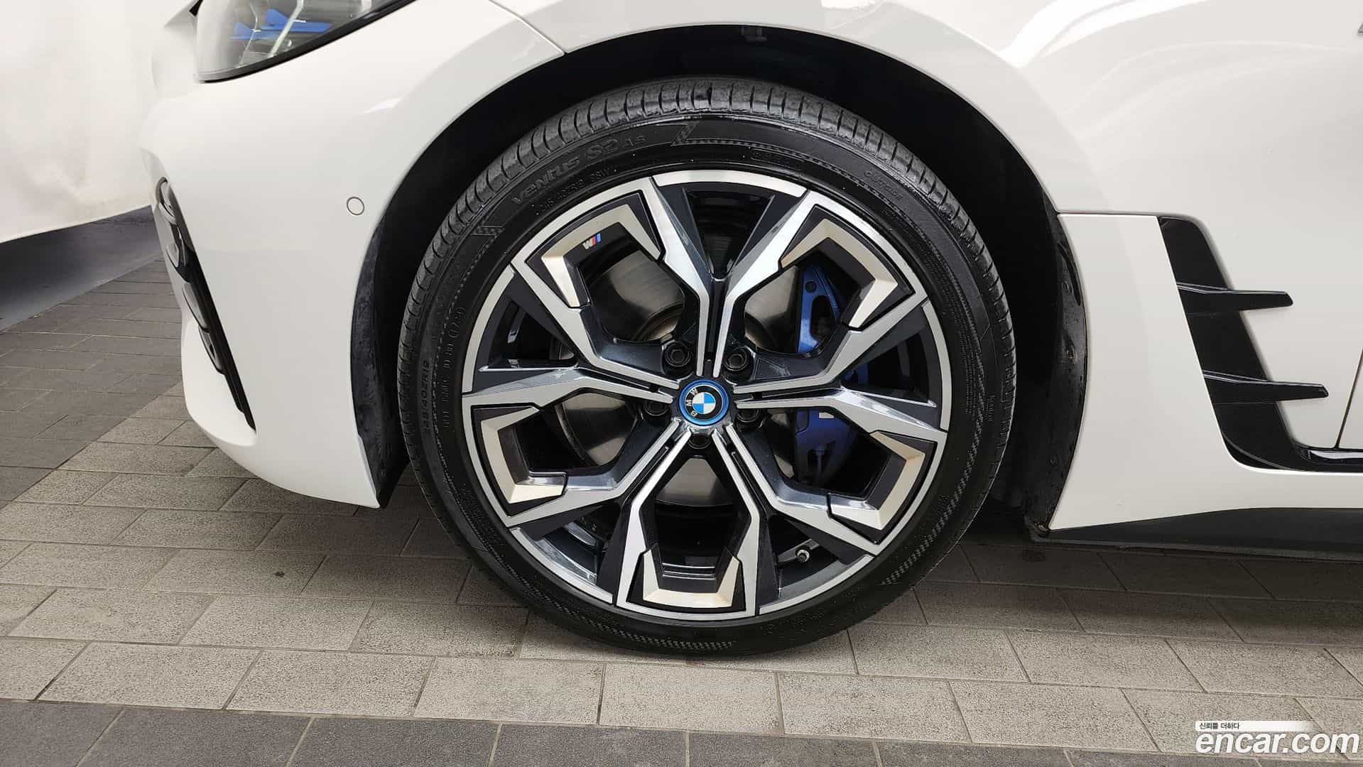 i4 BMW 2023.10-OUTER-005