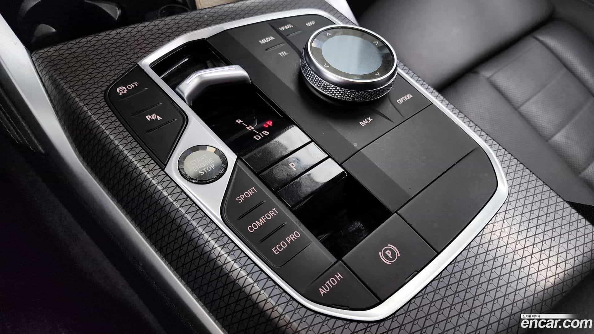 i4 BMW 2023.10-INNER-009