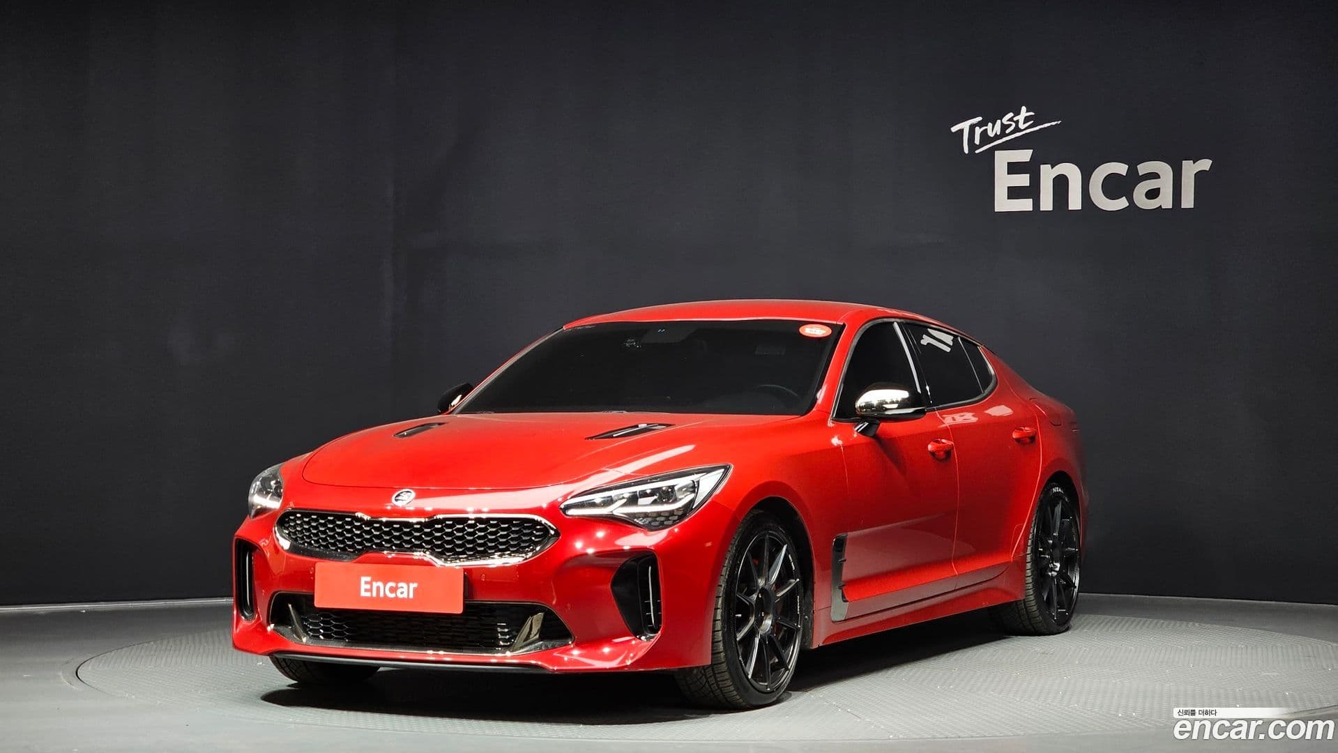 Main__Slider__Photo:Stinger Kia 2019.1-0