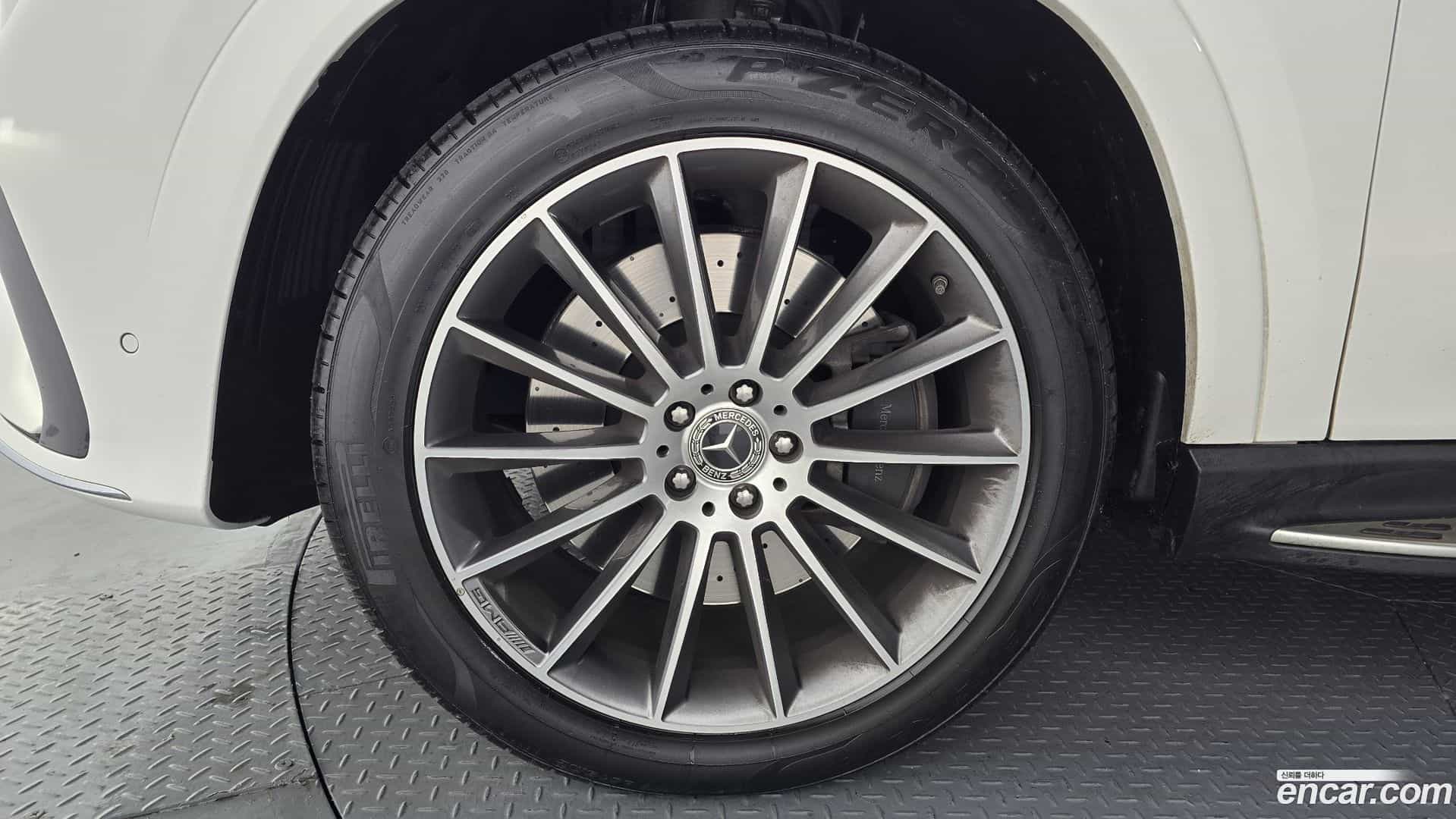GLE-Class Mercedes-Benz 2024.8-OUTER-005