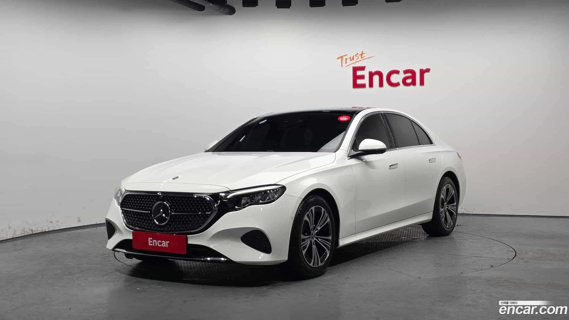 E-Class Mercedes-Benz 2025.0-OUTER-001