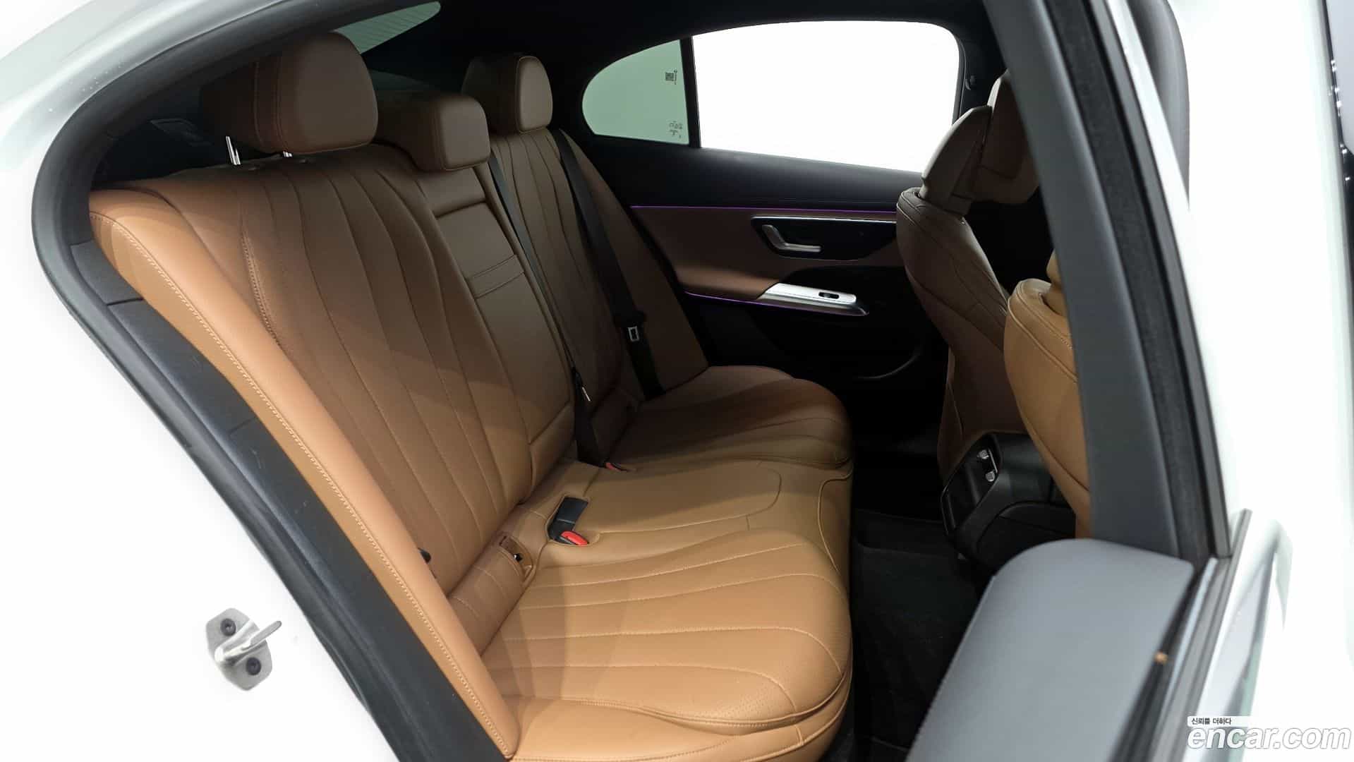 E-Class Mercedes-Benz 2025.0-OPTION-016