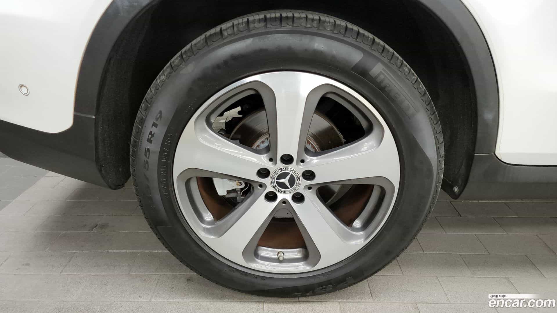 GLC-Class Mercedes-Benz 2019.5-OUTER-005