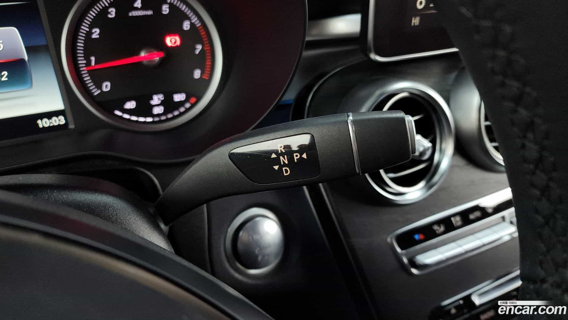 GLC-Class Mercedes-Benz 2019.5-INNER-009
