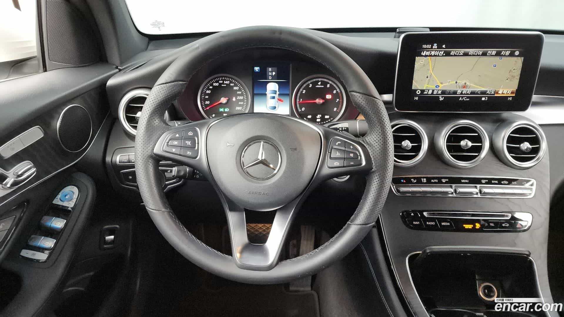 GLC-Class Mercedes-Benz 2019.5-OPTION-017